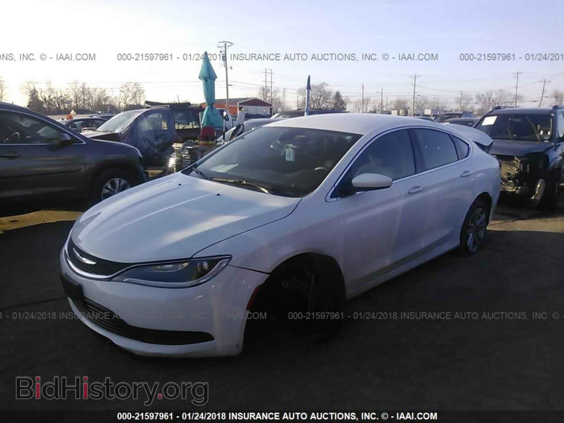 2016 Chrysler 200 - VIN: 1C3CCCFBXGN194178 - Фото 2