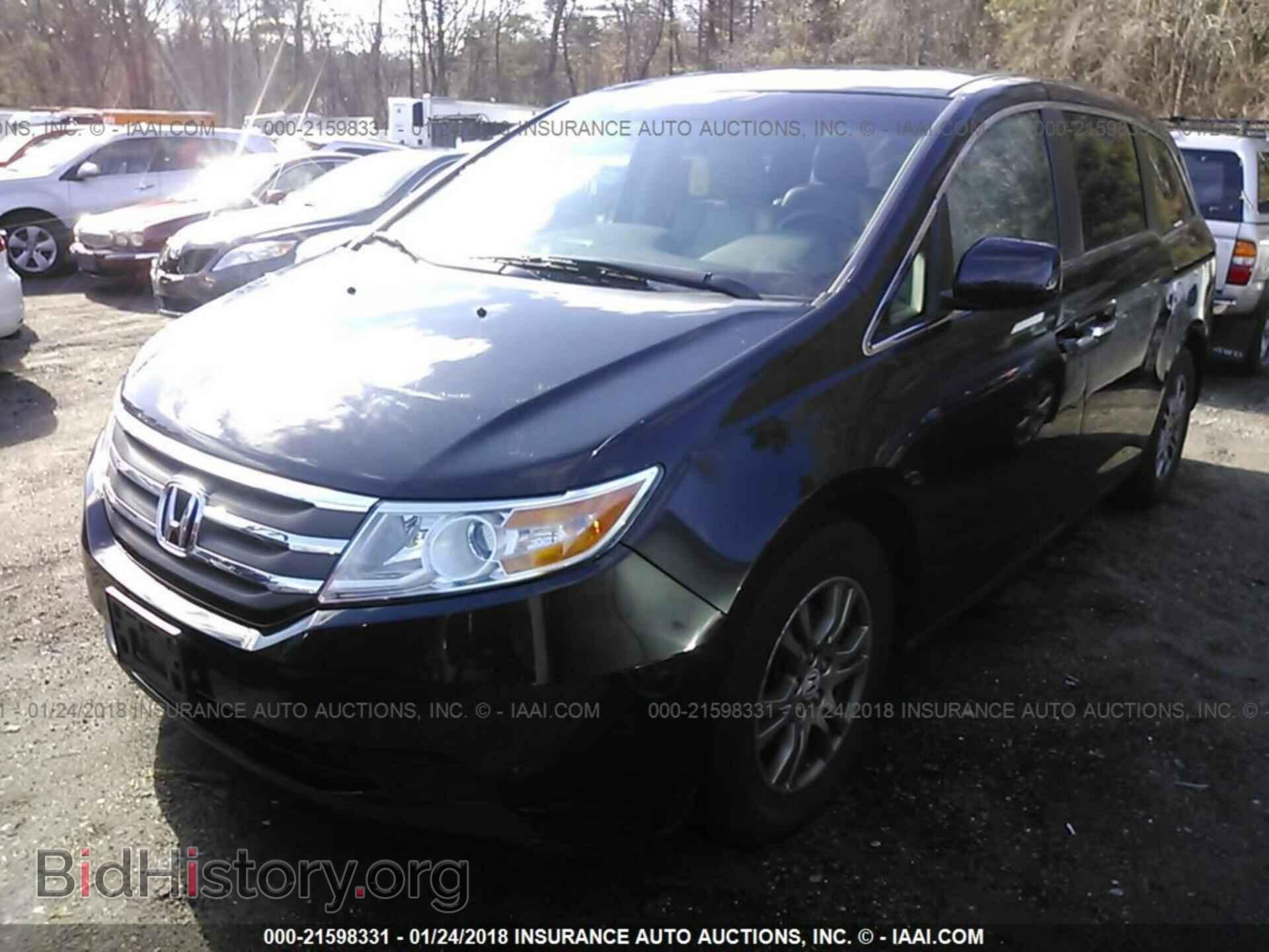 2011 Honda Odyssey - VIN: 5FNRL5H47BB069047 - Фото 2