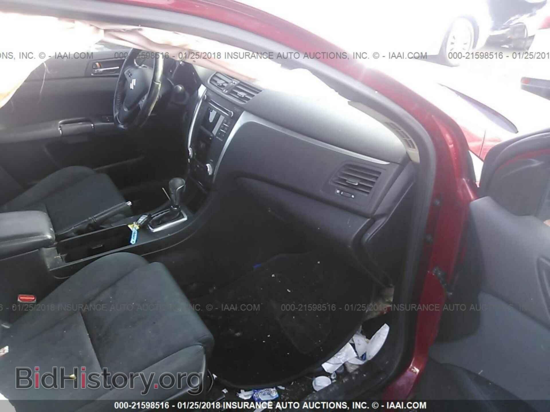 2012 Suzuki Kizashi - VIN: JS2RF9A32C6101048 - Photo 5