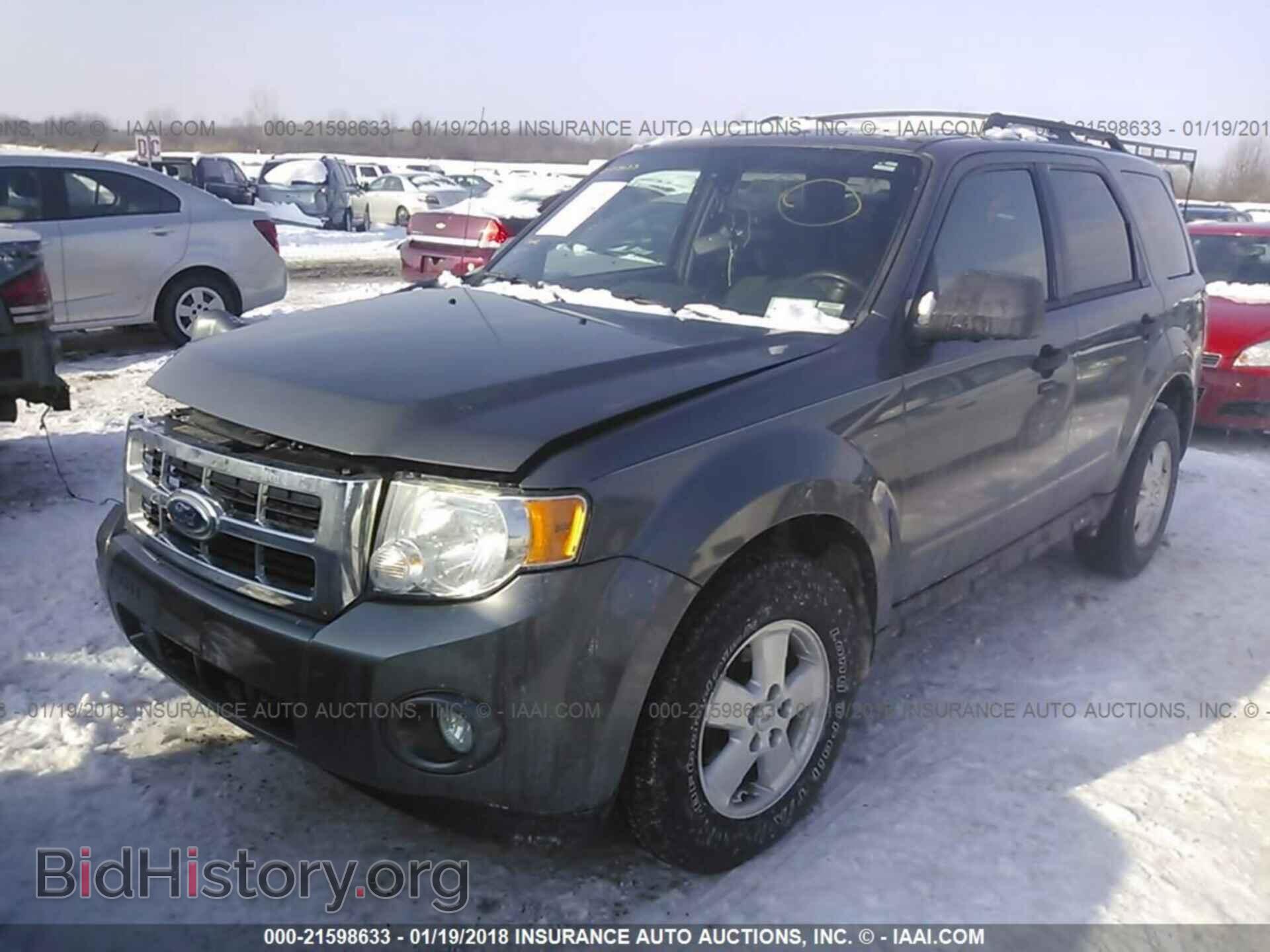 2011 Ford Escape - VIN: 1FMCU9DG5BKB09120 - Photo 2