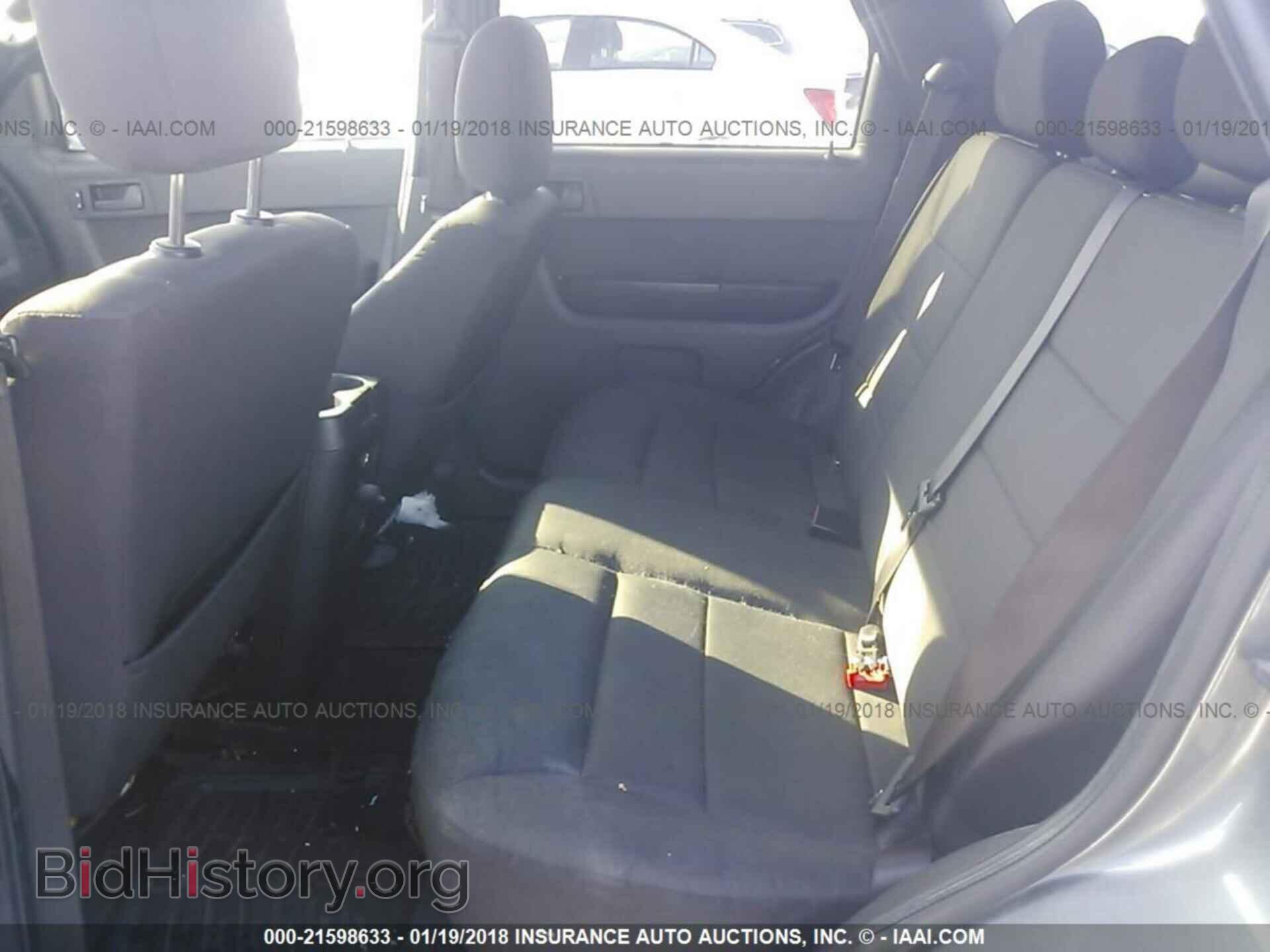 2011 Ford Escape - VIN: 1FMCU9DG5BKB09120 - Photo 8