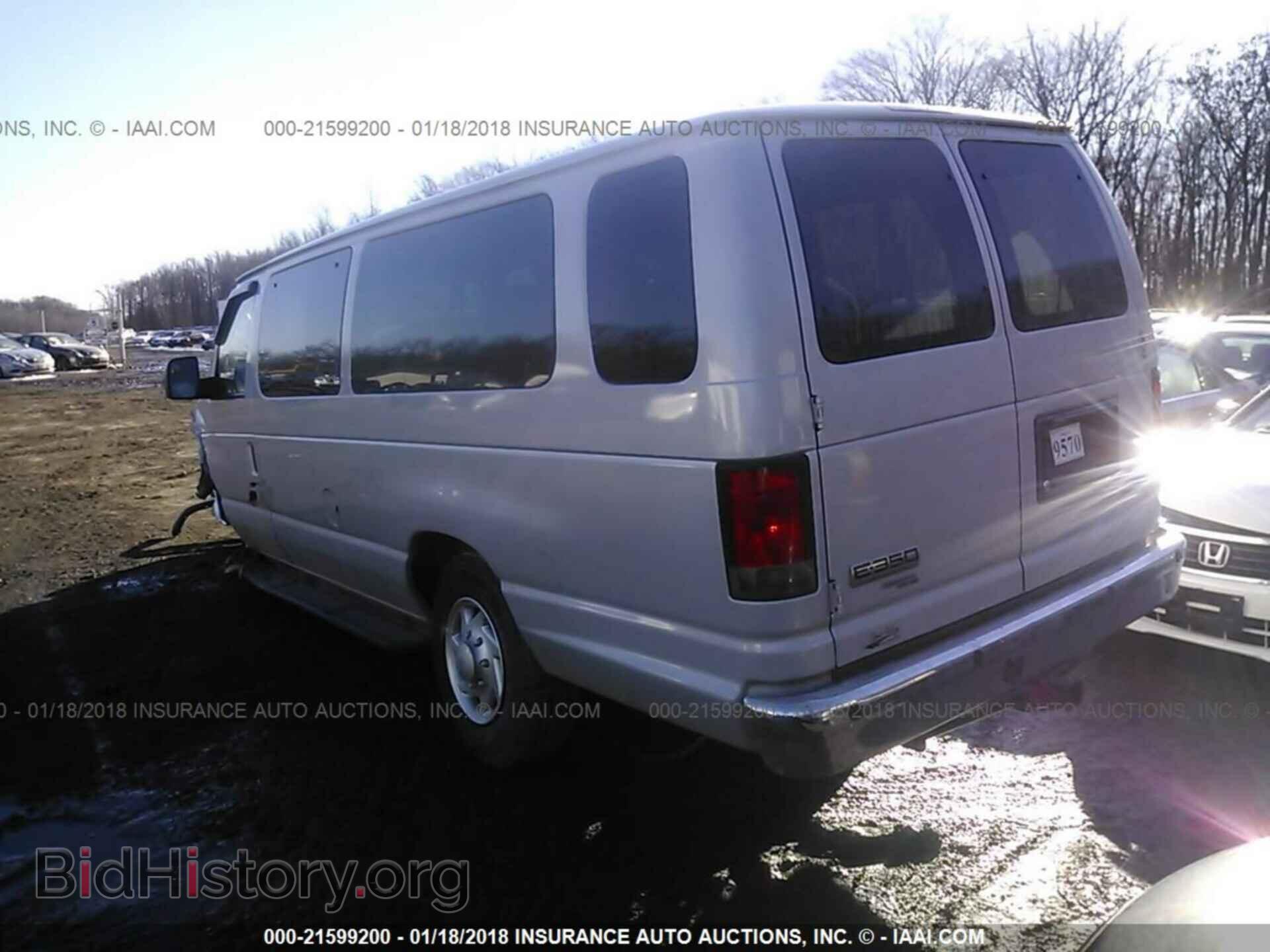 2013 Ford Econoline - VIN: 1FBSS3BL9DDB33158 - Фото 3