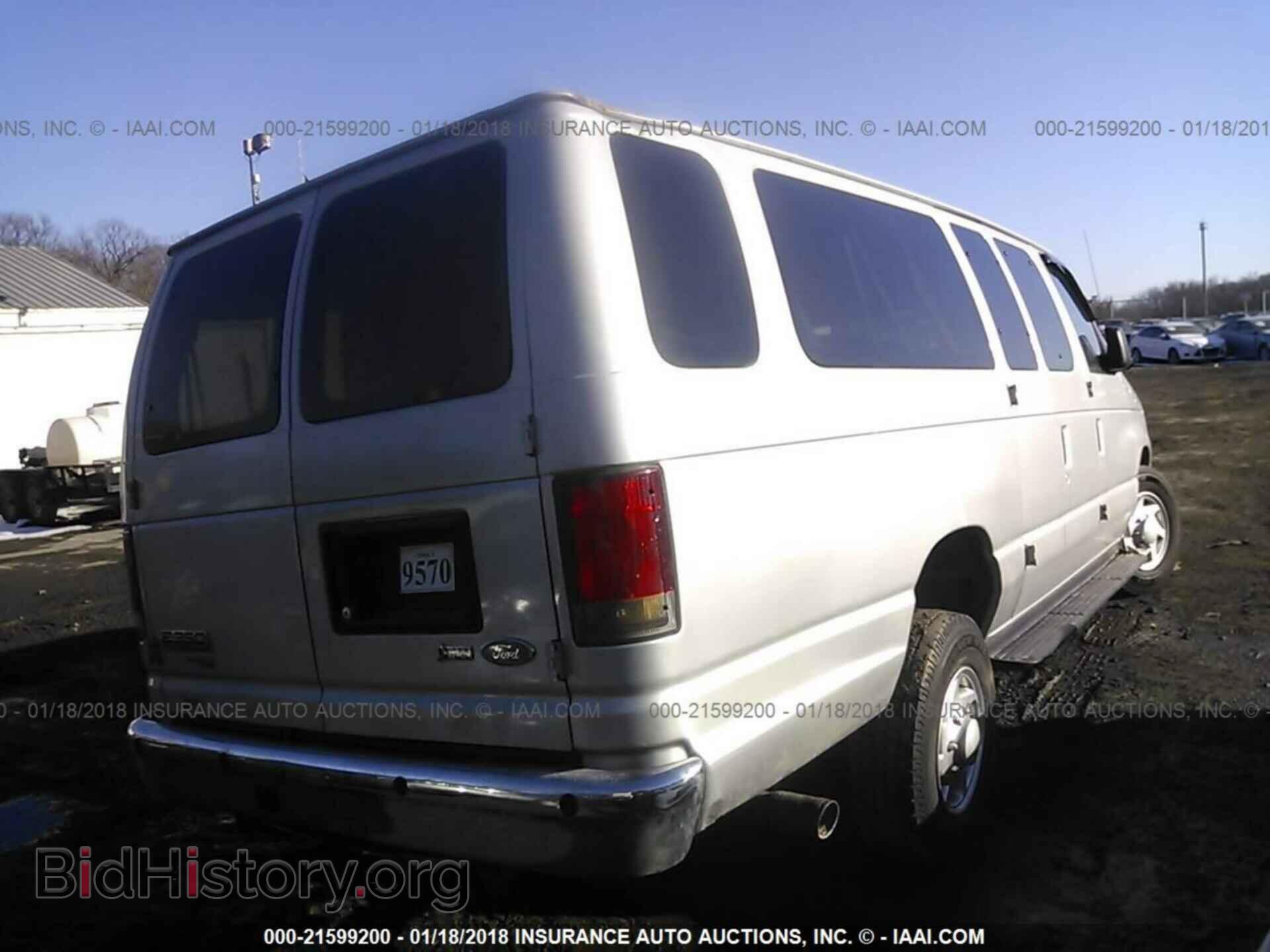 2013 Ford Econoline - VIN: 1FBSS3BL9DDB33158 - Фото 4
