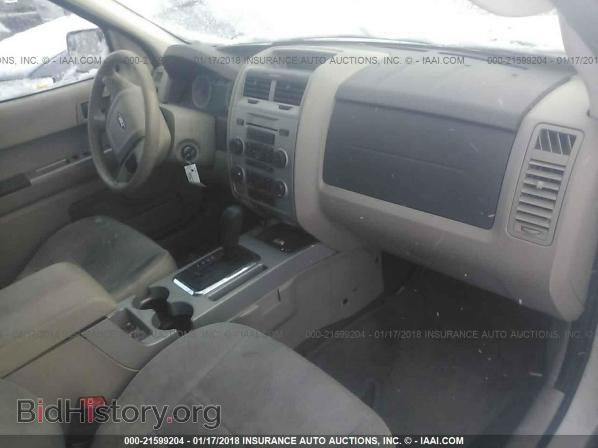 2011 Ford Escape - VIN: 1FMCU0D78BKA42900 - Фото 5