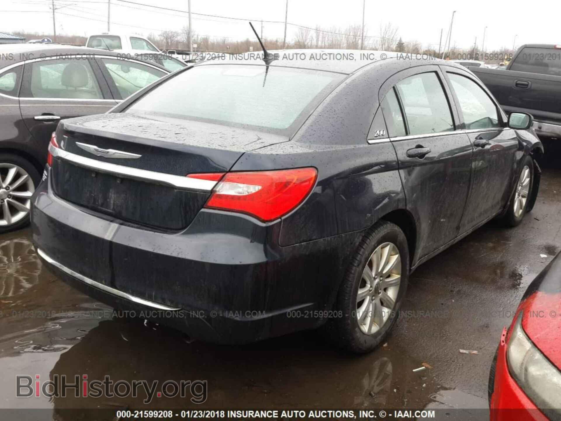 2012 Chrysler 200 - VIN: 1C3CCBBB6CN107371 - Фото 4