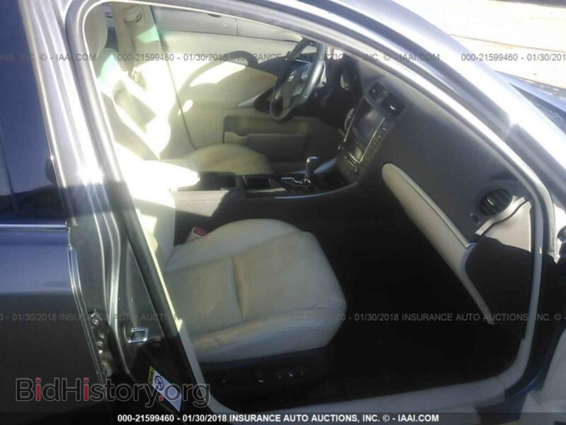 2012 Lexus IS (VIN JTHBE5C25C5028712) — фото 5 из 10