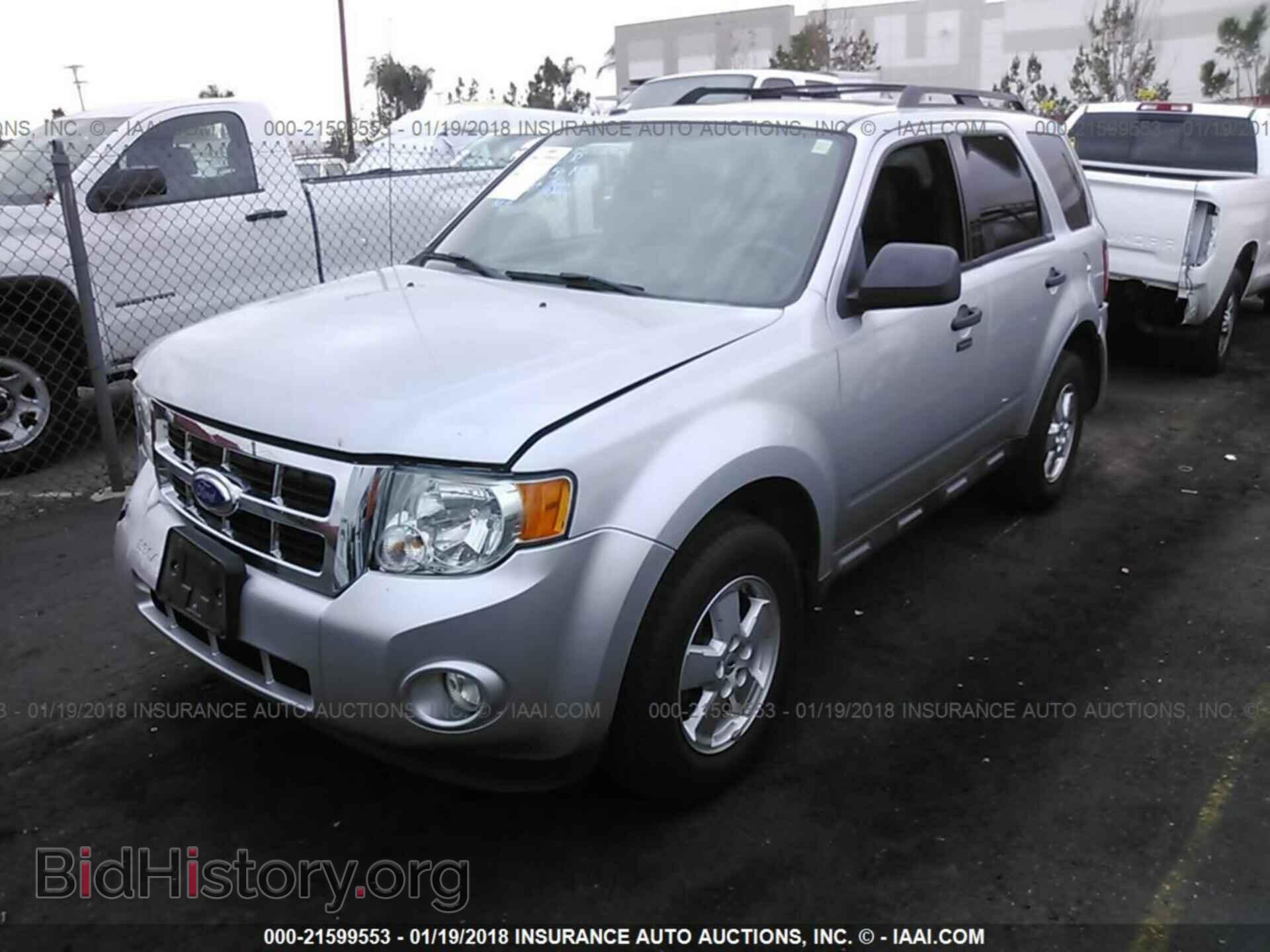 2012 Ford Escape - VIN: 1FMCU0D78CKB83273 - Photo 2