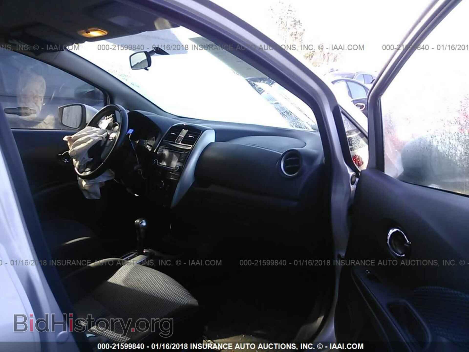 2016 Nissan Versa note - VIN: 3N1CE2CP1GL374989 - Photo 5
