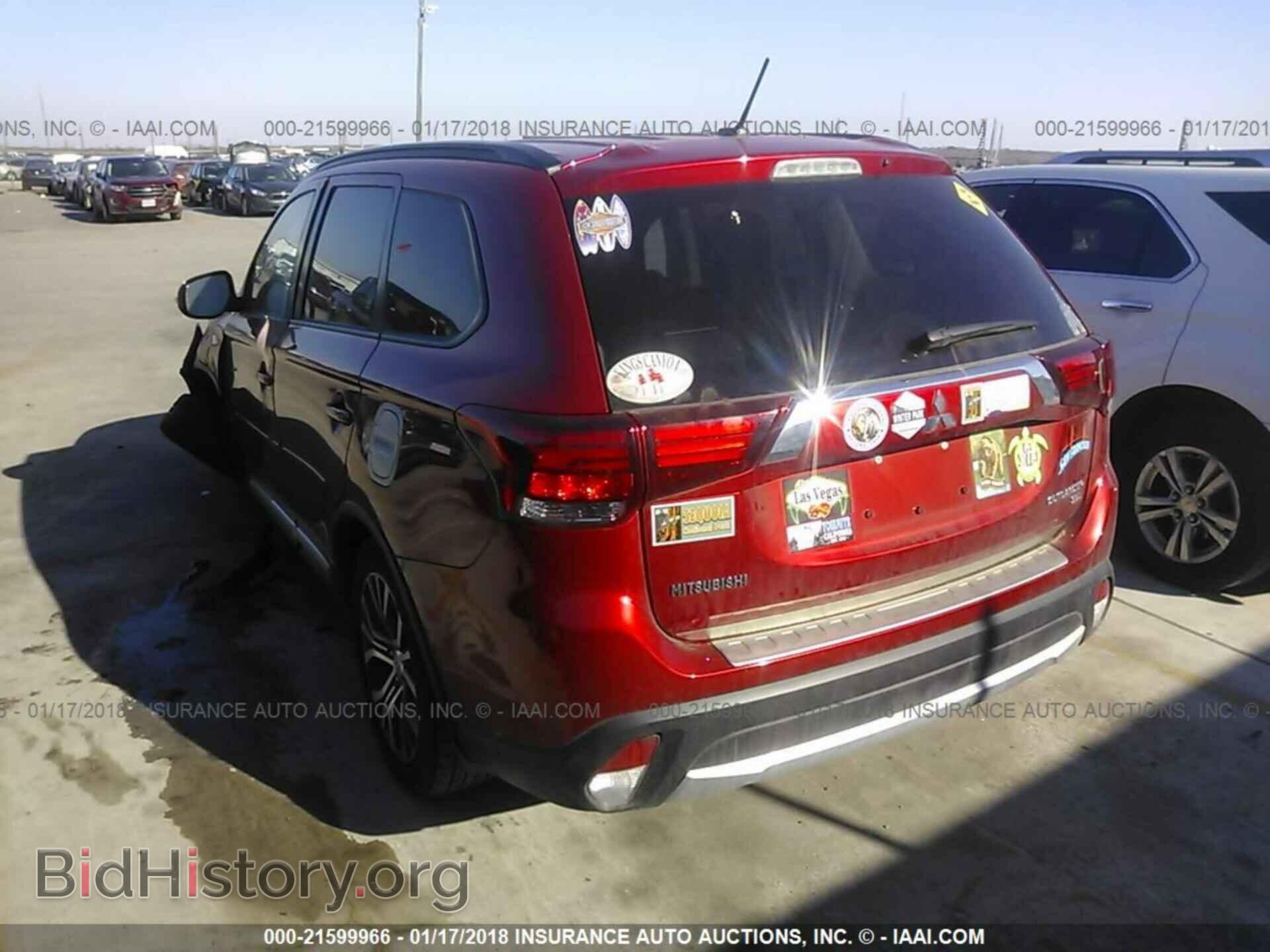2016 Mitsubishi Outlander - VIN: JA4AD3A33GZ033772 - Фото 3