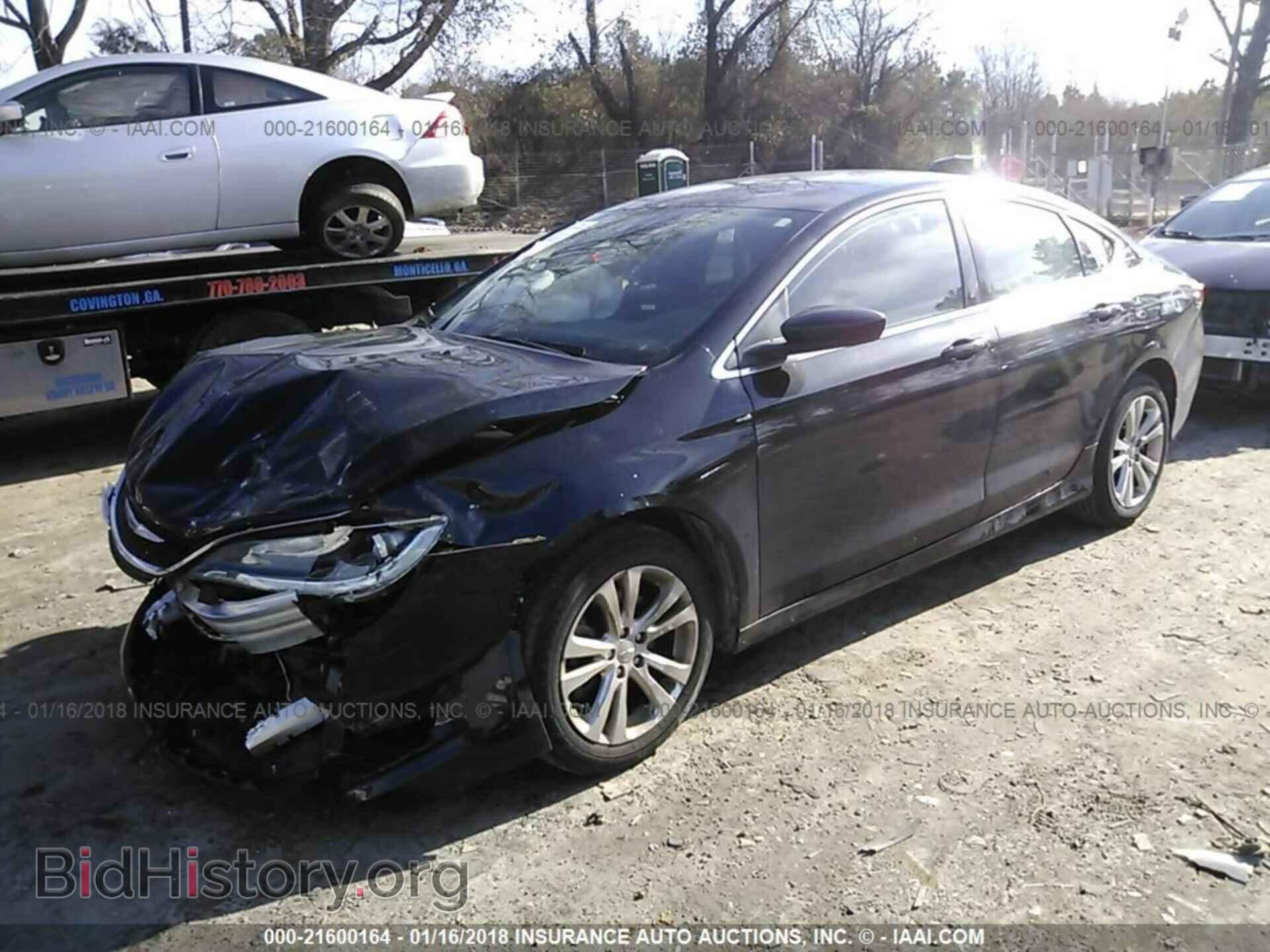 2015 Chrysler 200 - VIN: 1C3CCCAB8FN626739 - Photo 2