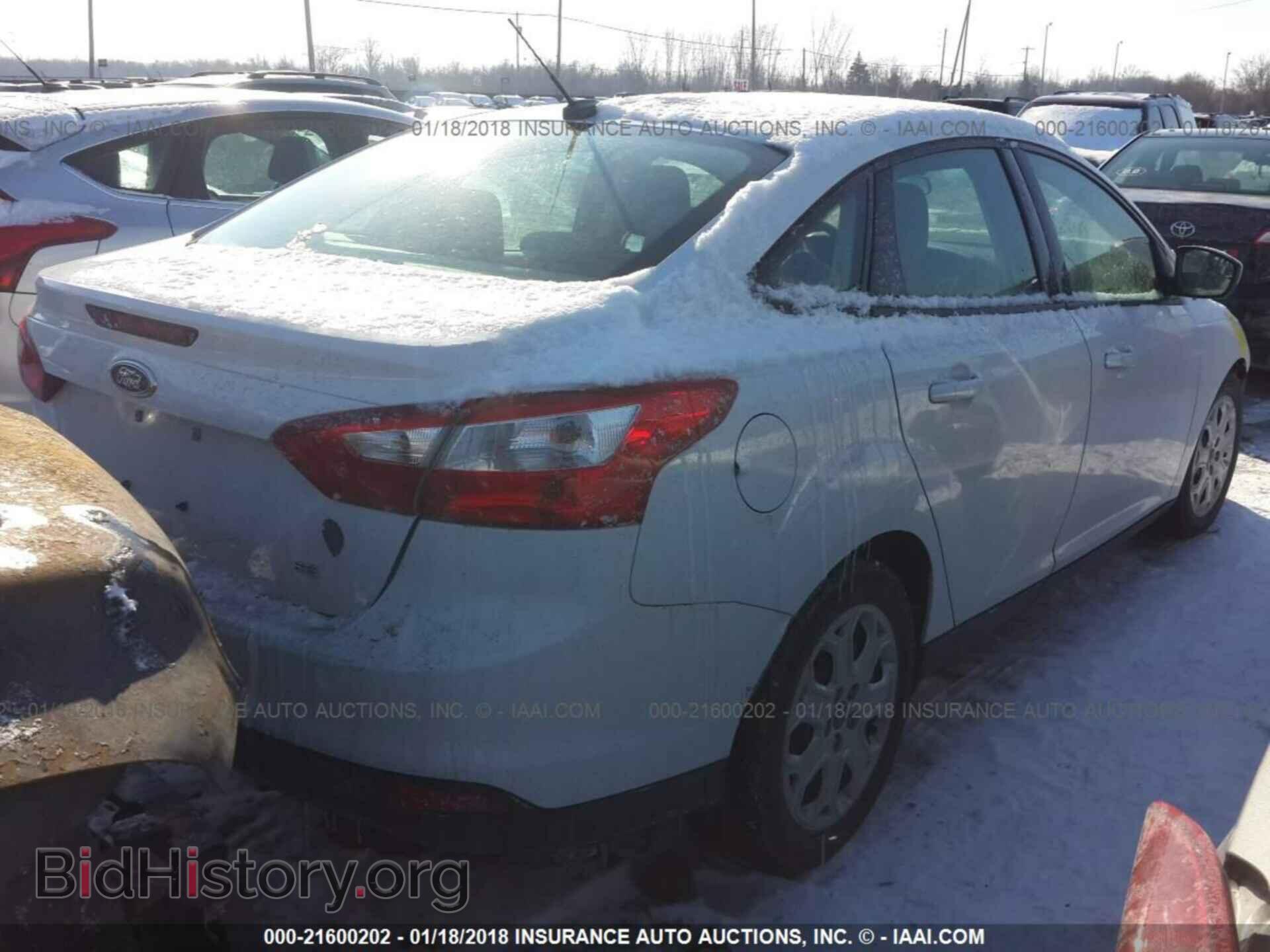 2012 Ford Focus - VIN: 1FAHP3F23CL342236 - Фото 4