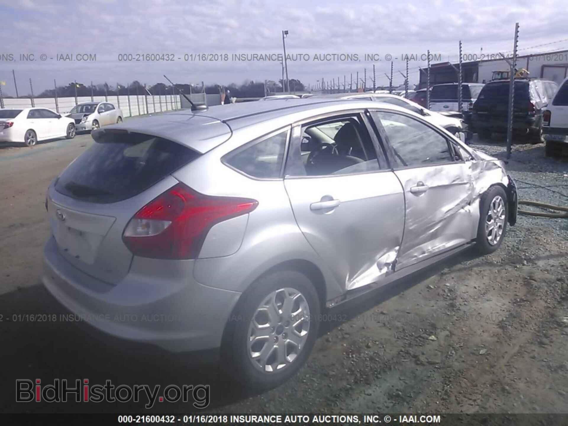2012 Ford Focus - VIN: 1FAHP3K23CL327631 - Photo 4