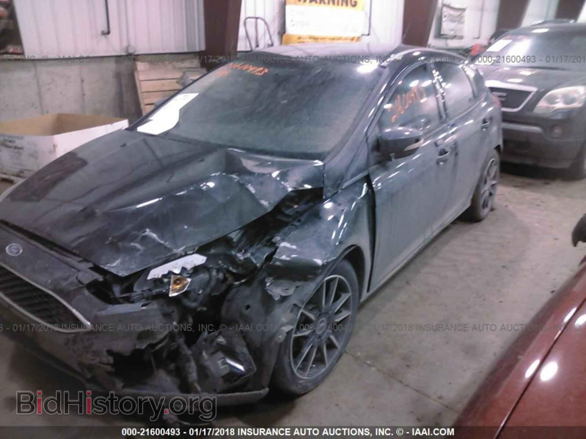 2015 Ford Focus - VIN: 1FADP3K28FL220836 - Фото 2