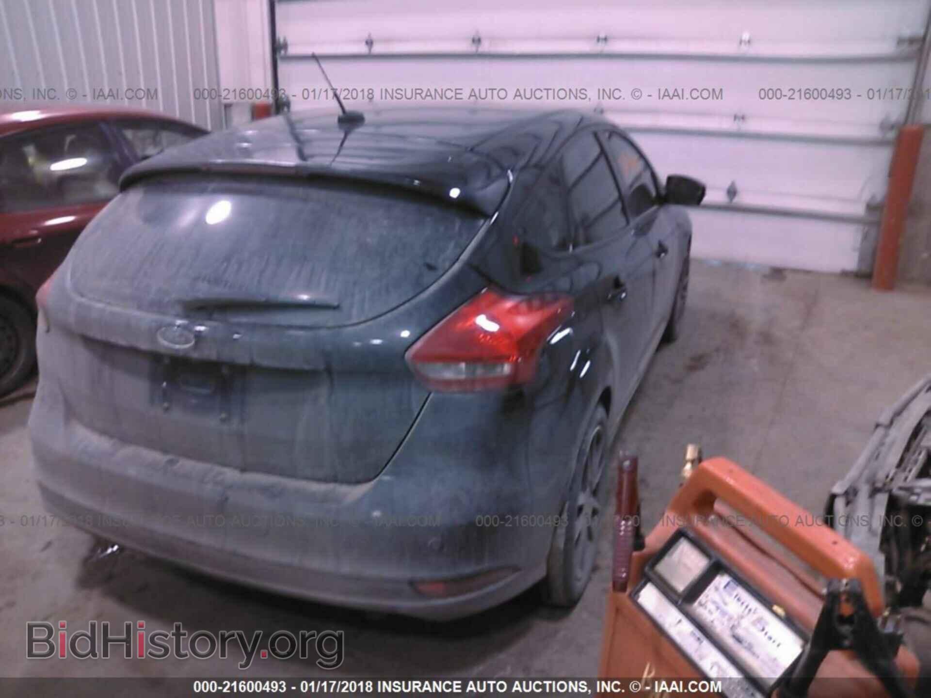 2015 Ford Focus - VIN: 1FADP3K28FL220836 - Фото 4