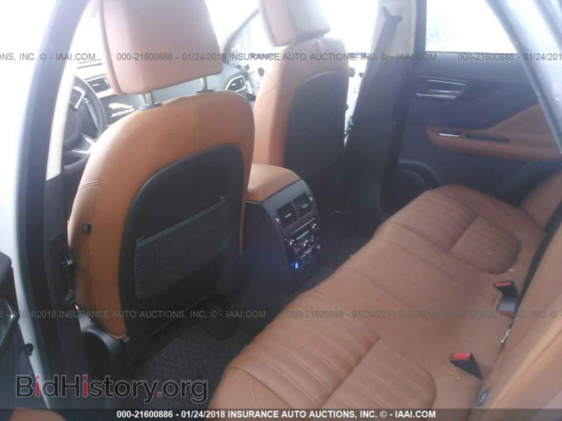 2018 Jaguar F-pace - VIN: SADCN2EV4JA242238 - Photo 8