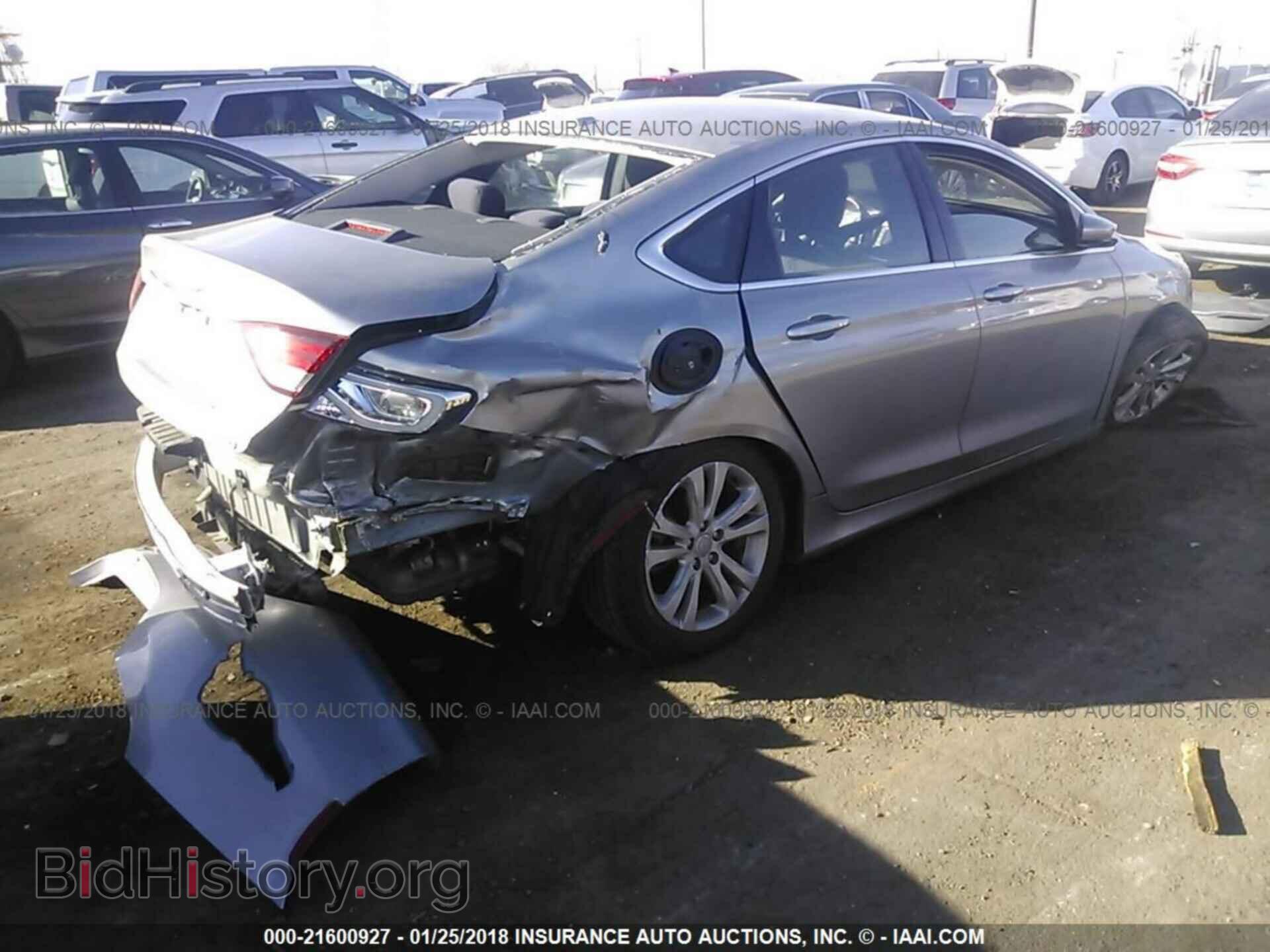 2015 Chrysler 200 - VIN: 1C3CCCAB0FN624712 - Photo 4