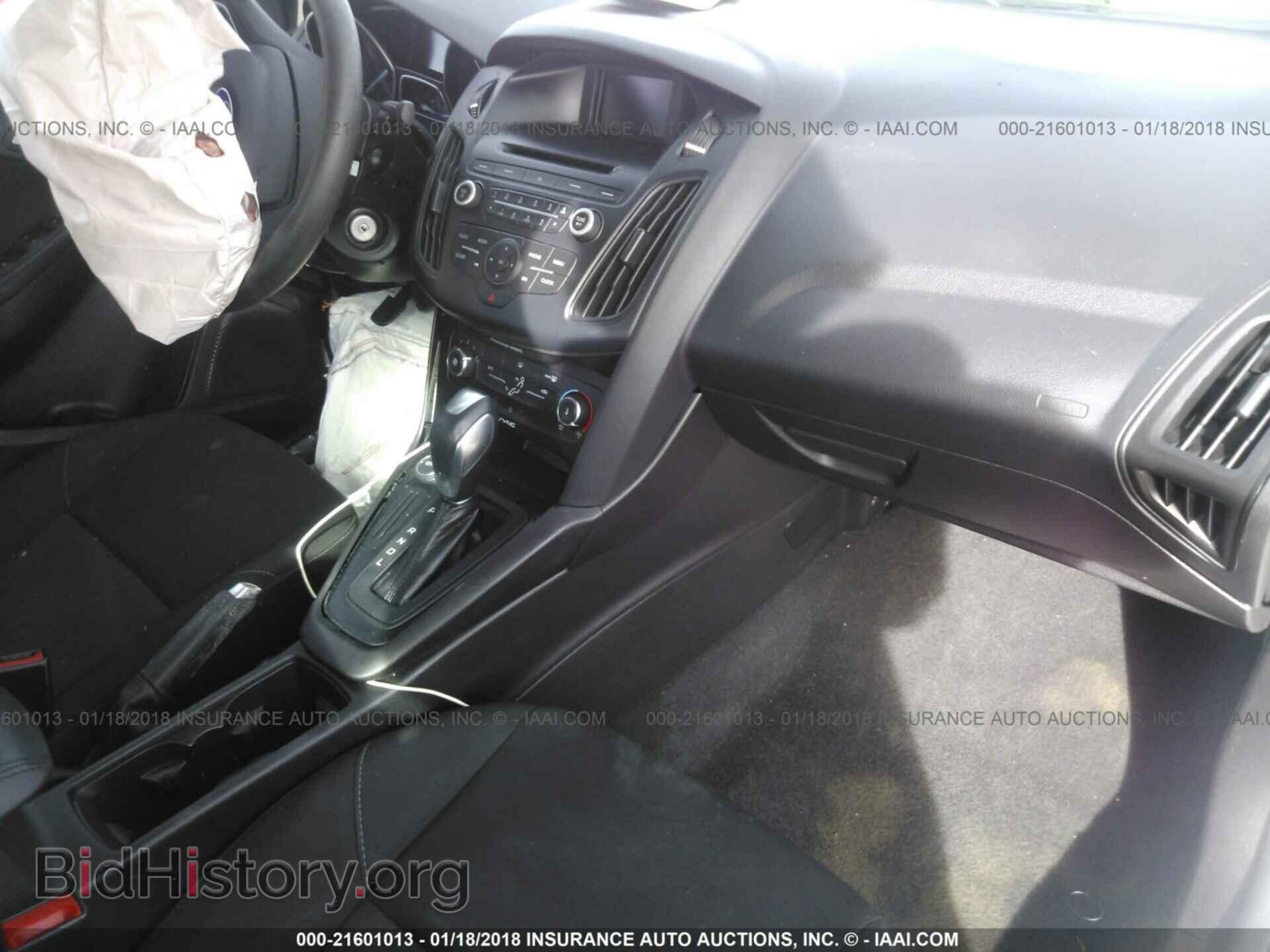 2015 Ford Focus - VIN: 1FADP3F28FL247657 - Photo 5