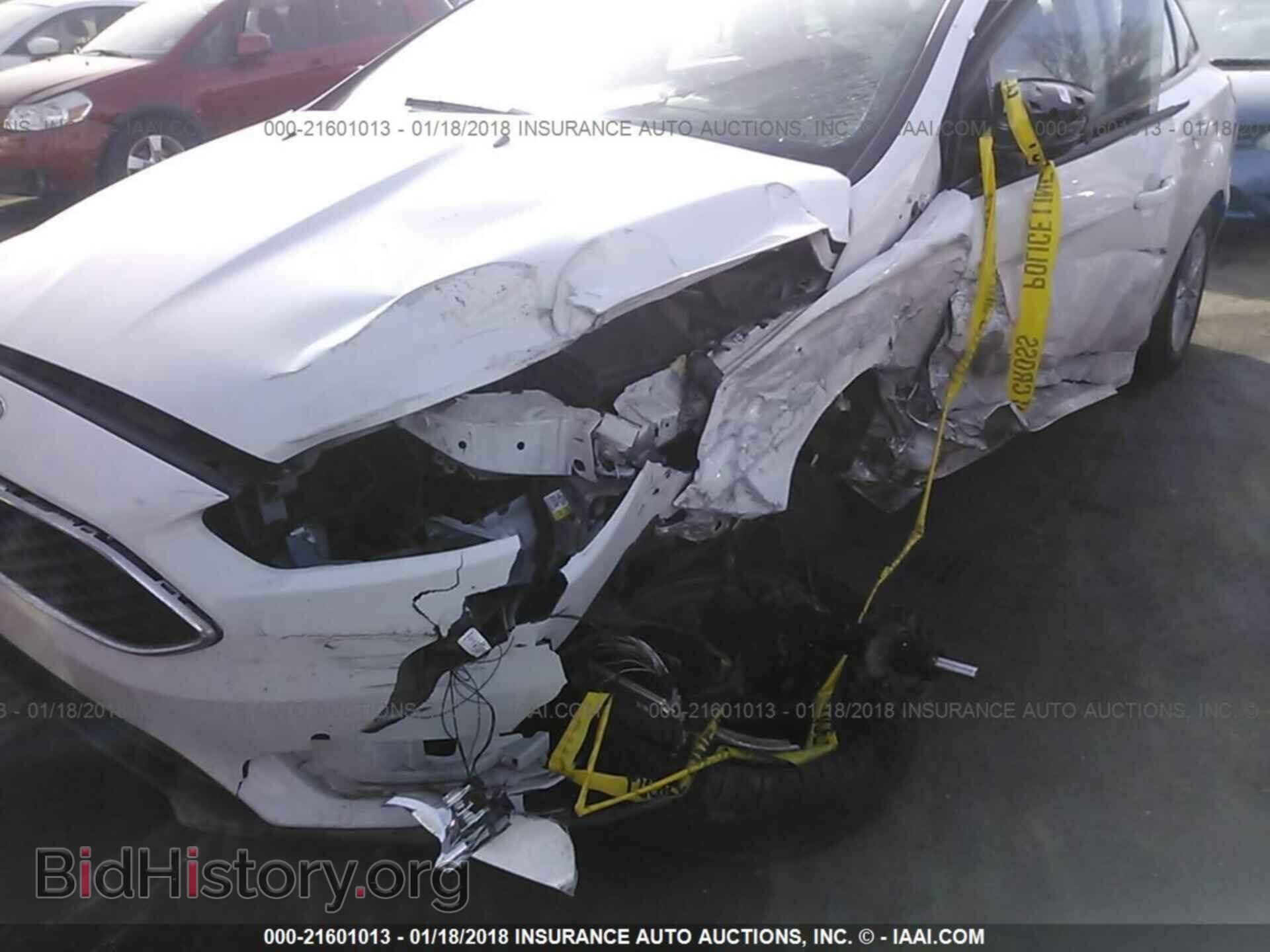 2015 Ford Focus - VIN: 1FADP3F28FL247657 - Photo 6
