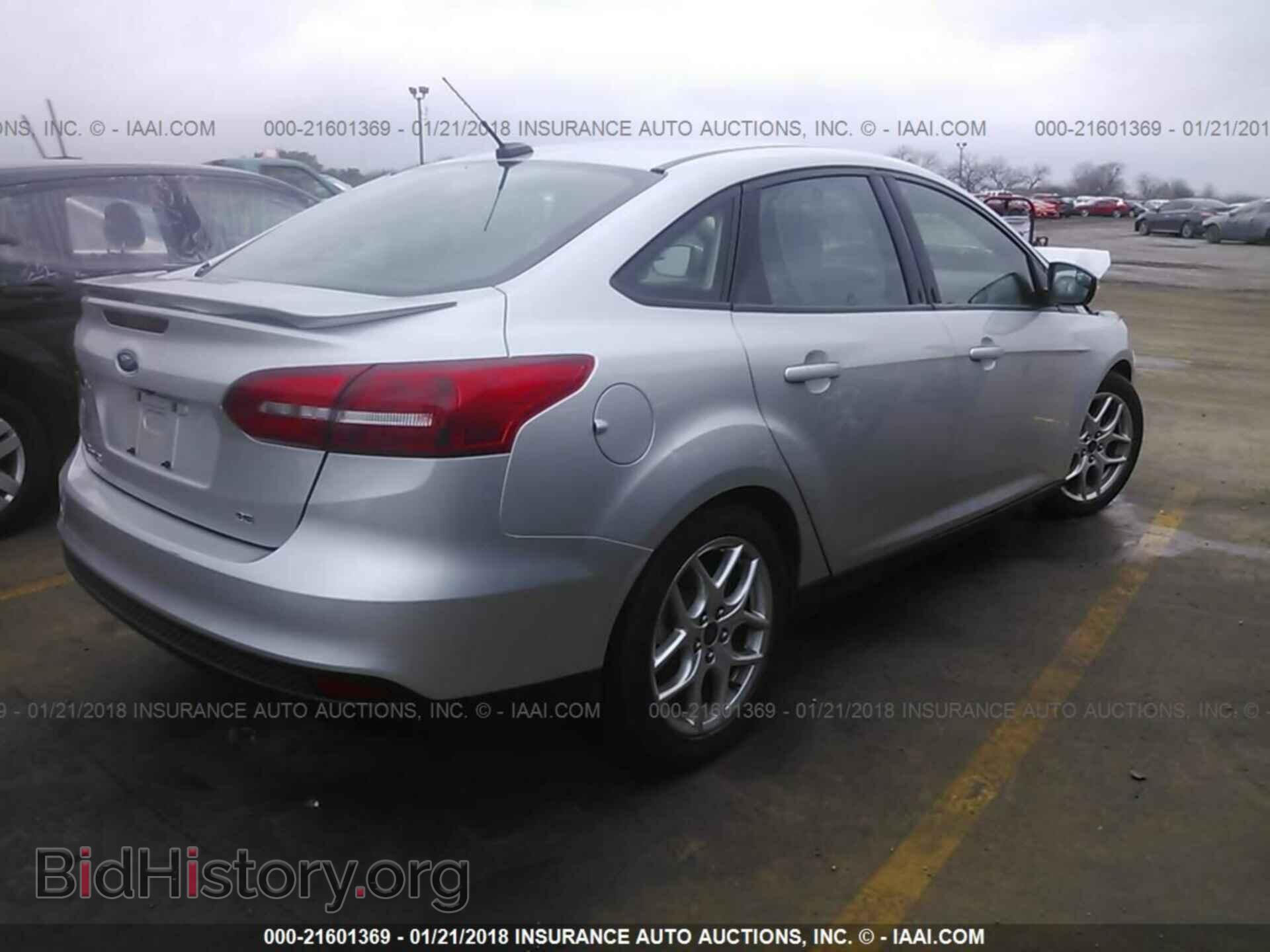 2015 Ford Focus - VIN: 1FADP3F23FL319252 - Фото 4