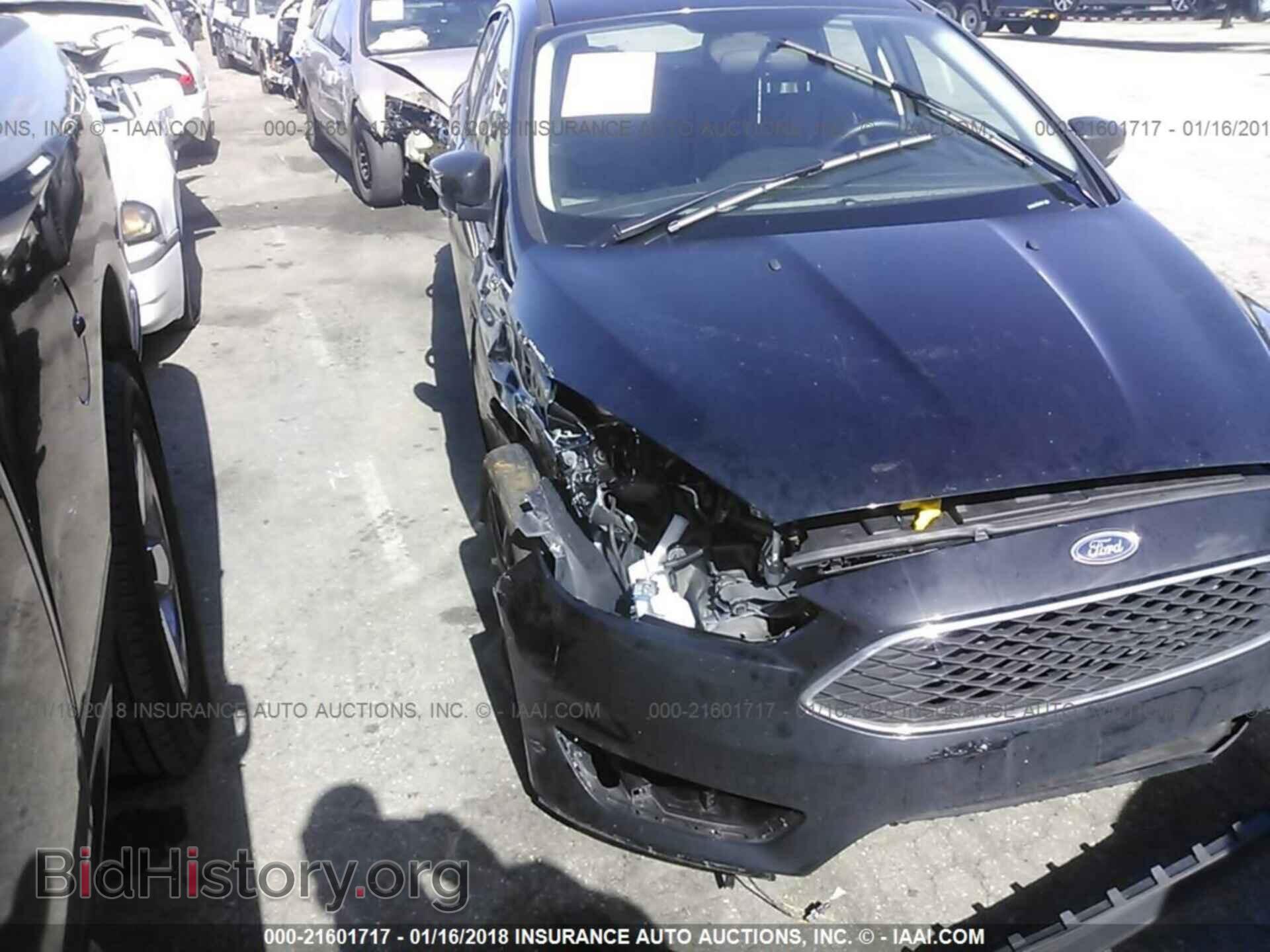 2016 Ford Focus - VIN: 1FADP3K21GL406638 - Photo 6