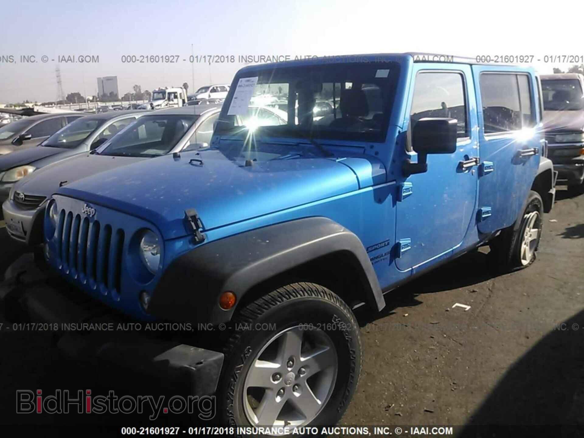2015 Jeep Wrangler - VIN: 1C4BJWDG2FL557547 - Фото 2