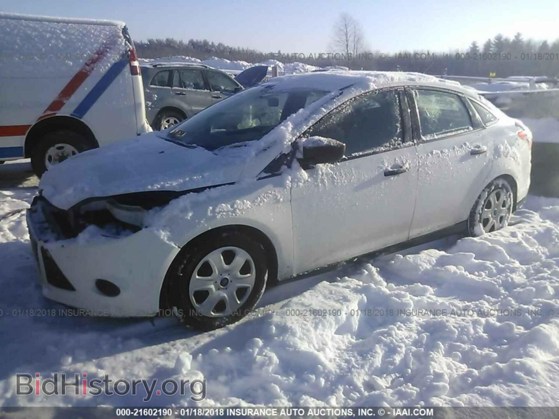 2014 Ford Focus - VIN: 1FADP3E2XEL134177 - Photo 2