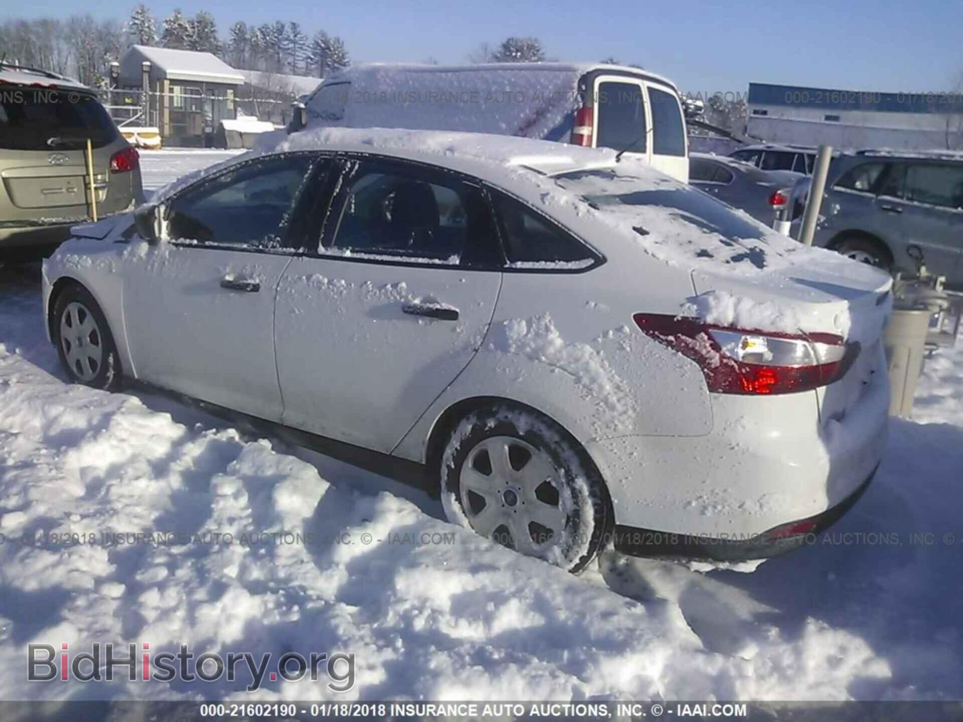 2014 Ford Focus - VIN: 1FADP3E2XEL134177 - Photo 3