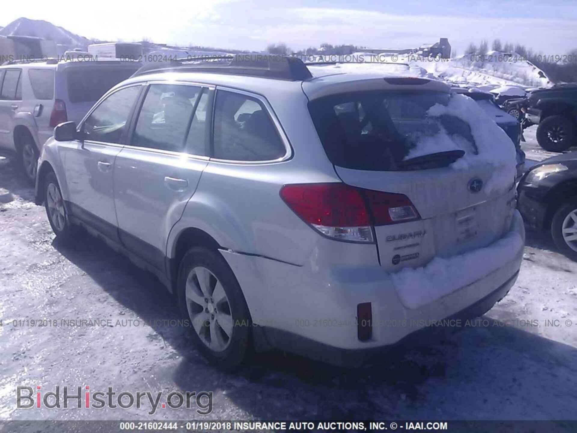 2012 Subaru Outback - VIN: 4S4BRBAC3C3234067 - Photo 3