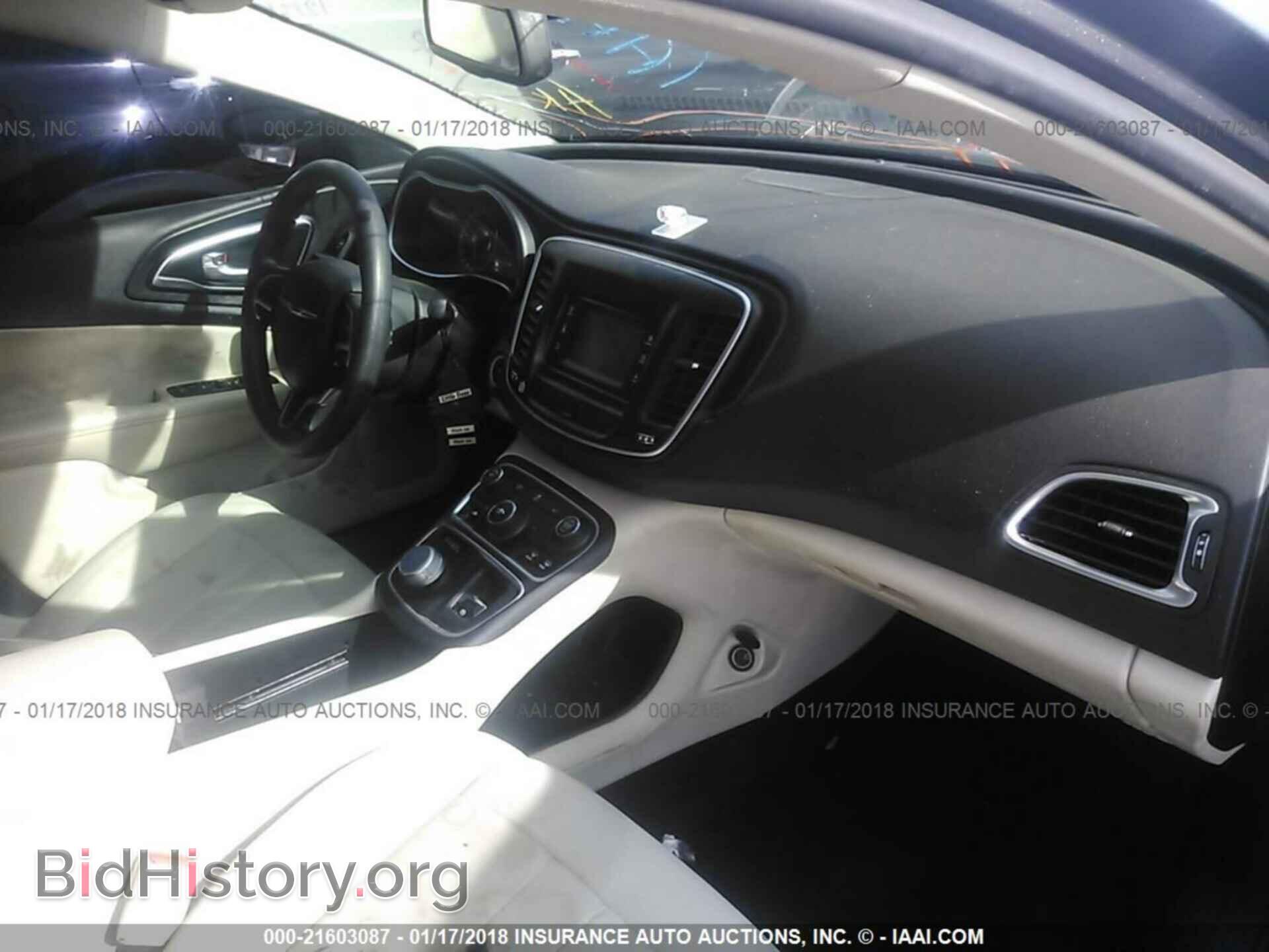2015 Chrysler 200 - VIN: 1C3CCCAB0FN667897 - Photo 5
