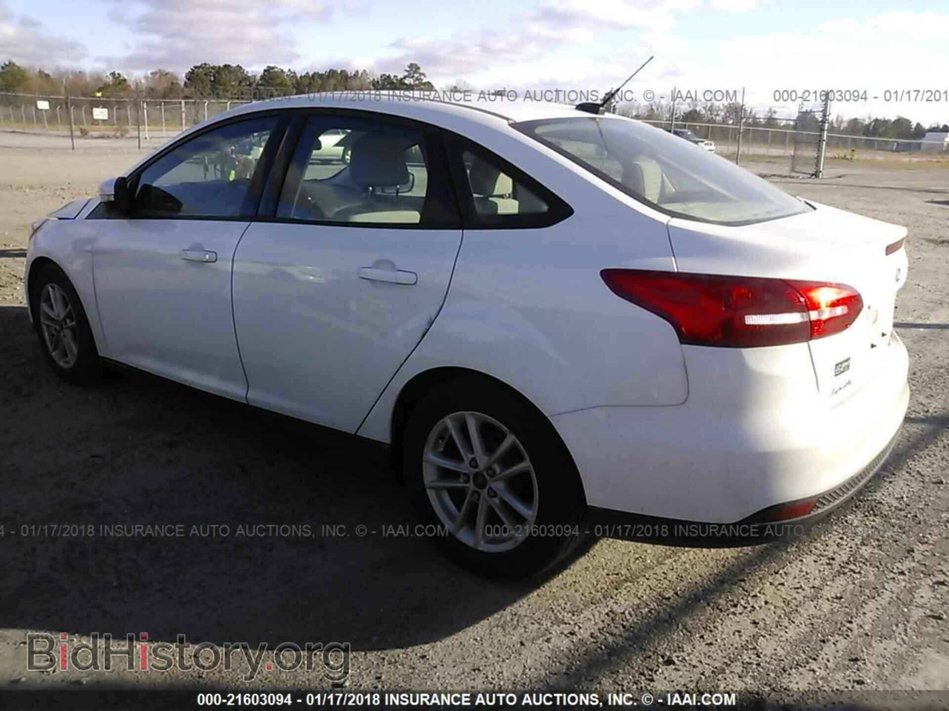 2015 Ford Focus - VIN: 1FADP3F26FL259158 - Photo 3