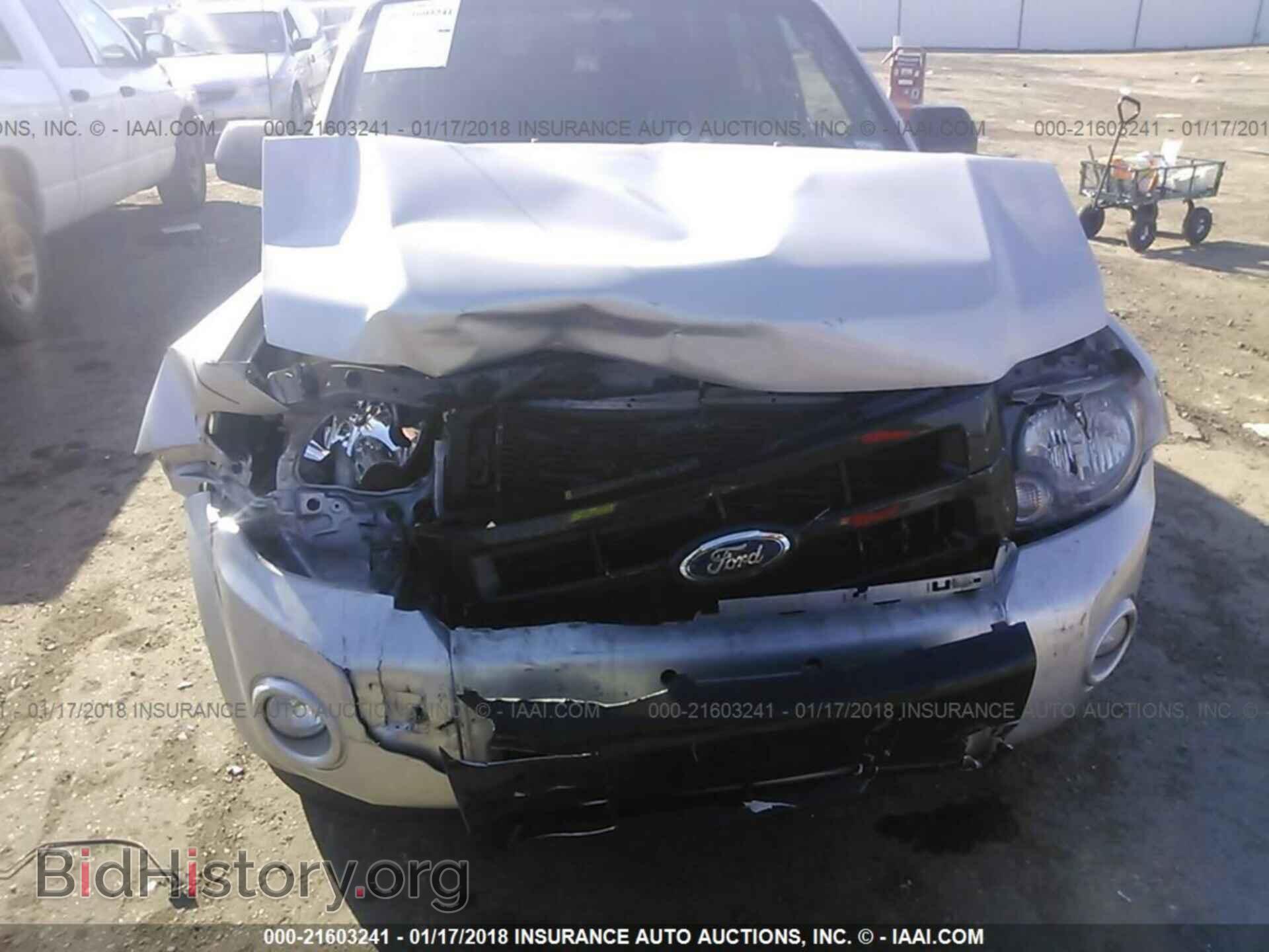 2011 Ford Escape - VIN: 1FMCU0D70BKB70287 - Photo 6