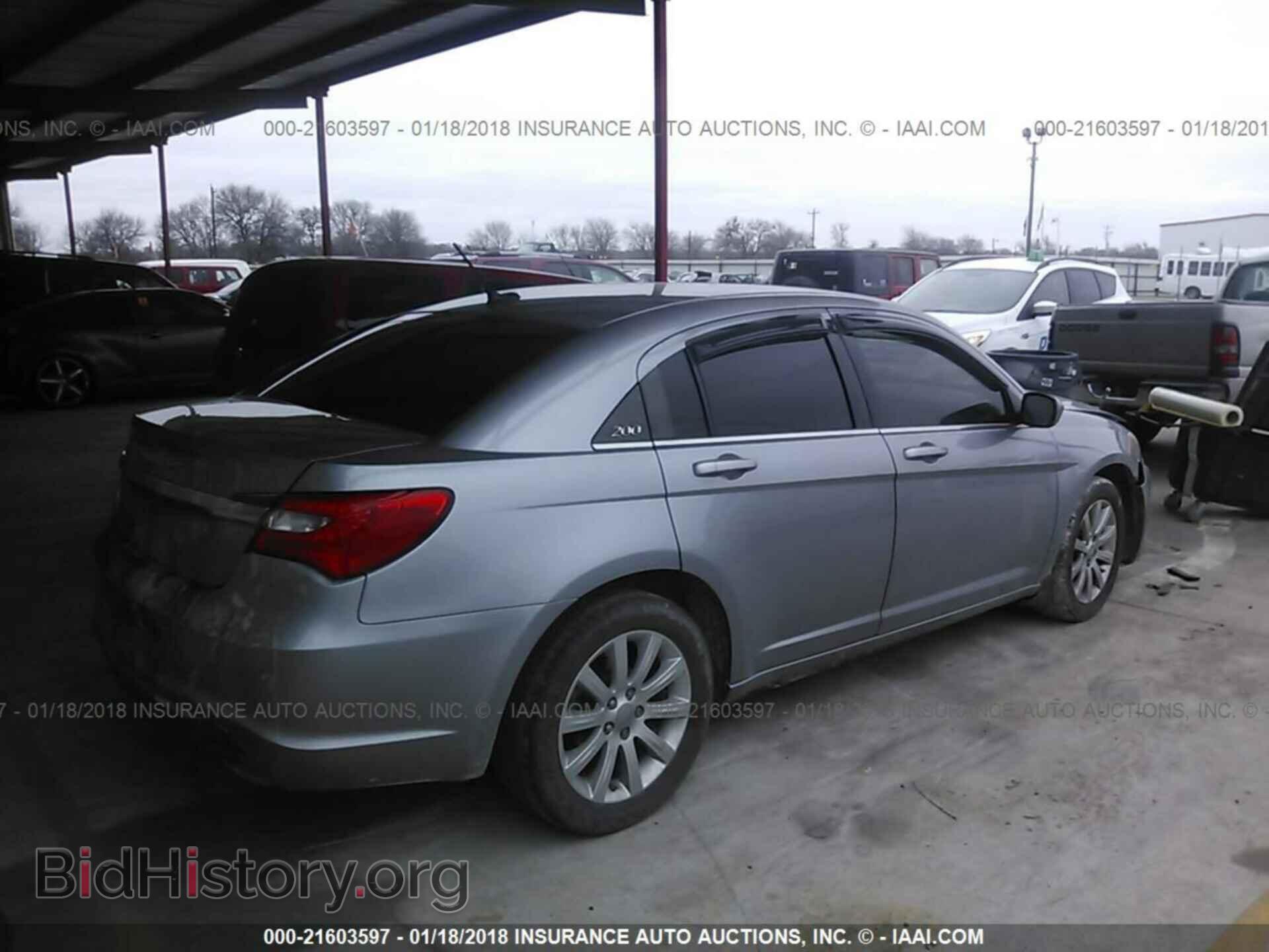 2013 Chrysler 200 - VIN: 1C3CCBBB6DN701296 - Photo 4