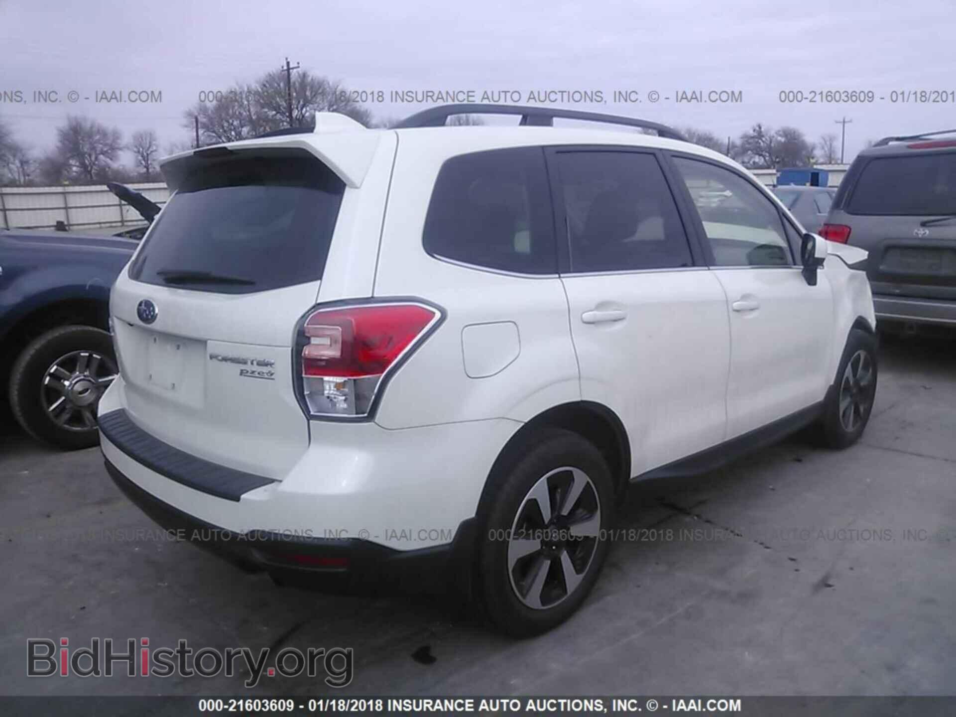 2017 Subaru Forester - VIN: JF2SJAJC7HH445824 - Photo 4
