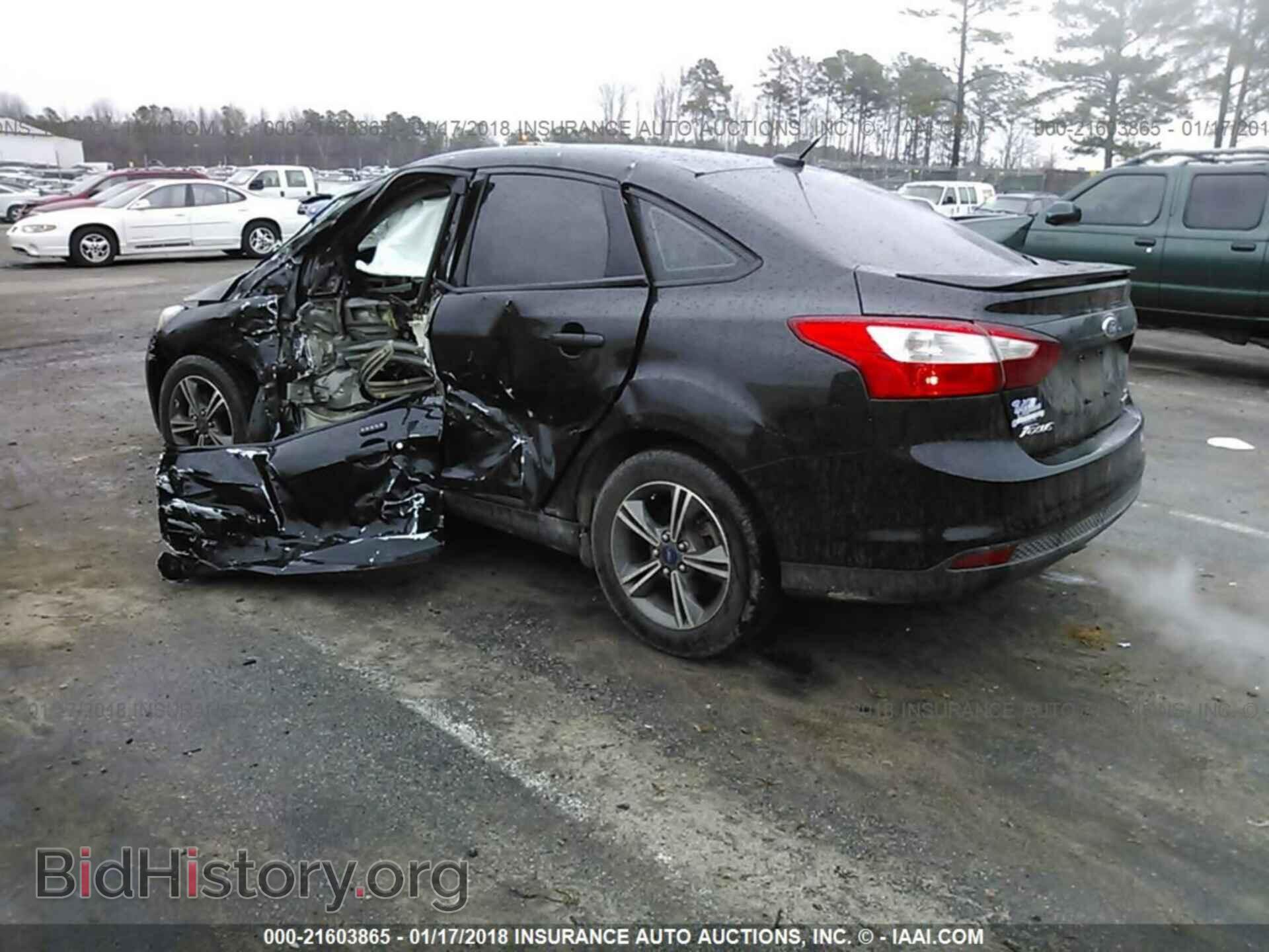 2014 Ford Focus - VIN: 1FADP3F2XEL367734 - Photo 3