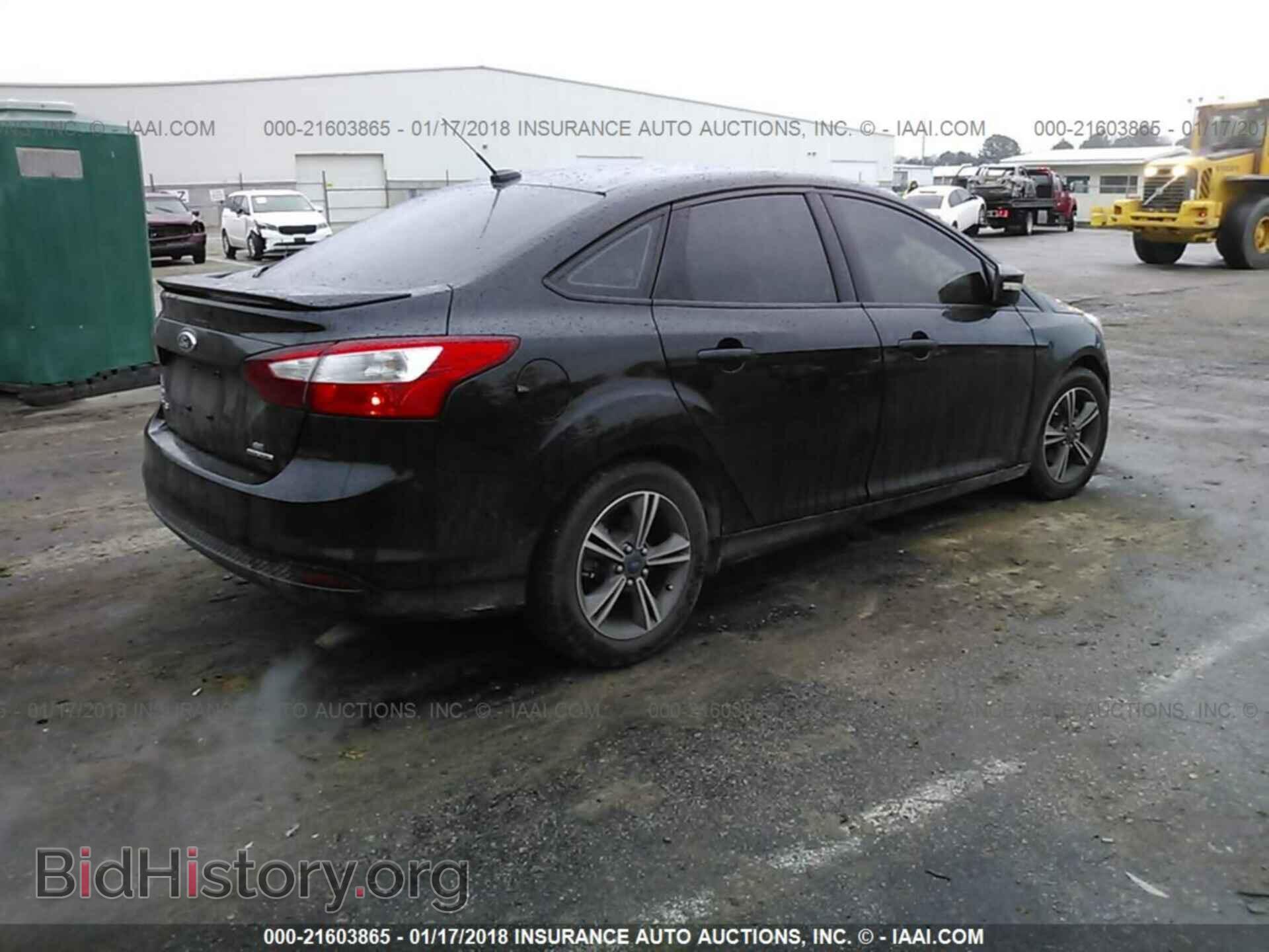 2014 Ford Focus - VIN: 1FADP3F2XEL367734 - Photo 4
