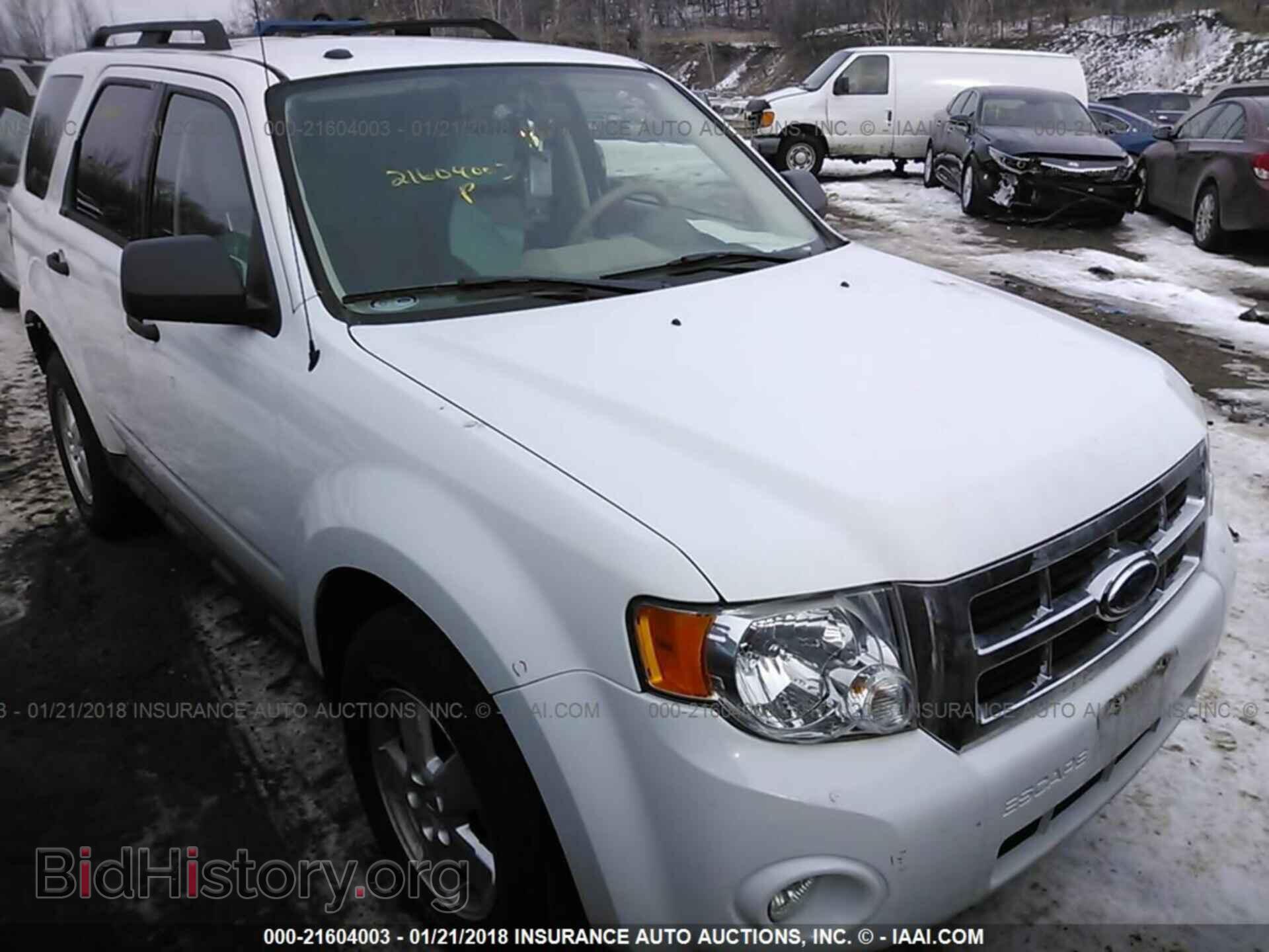 Photo 1FMCU9D79BKC38140 - Ford Escape 2011