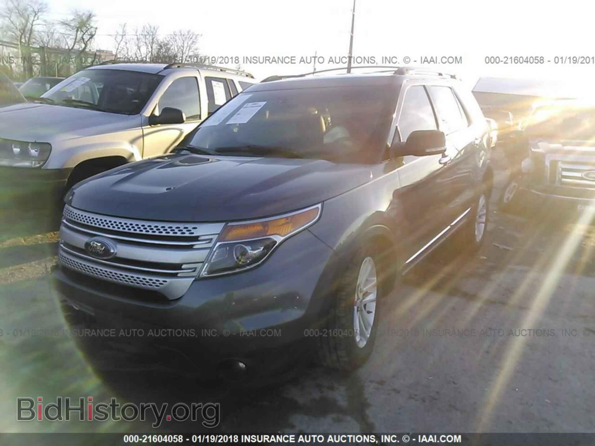 2013 Ford Explorer - VIN: 1FM5K8D83DGC82206 - Фото 2