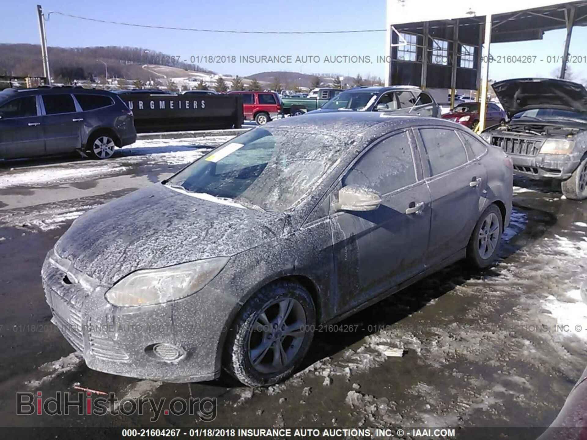 2014 Ford Focus - VIN: 1FADP3F24EL106390 - Photo 2