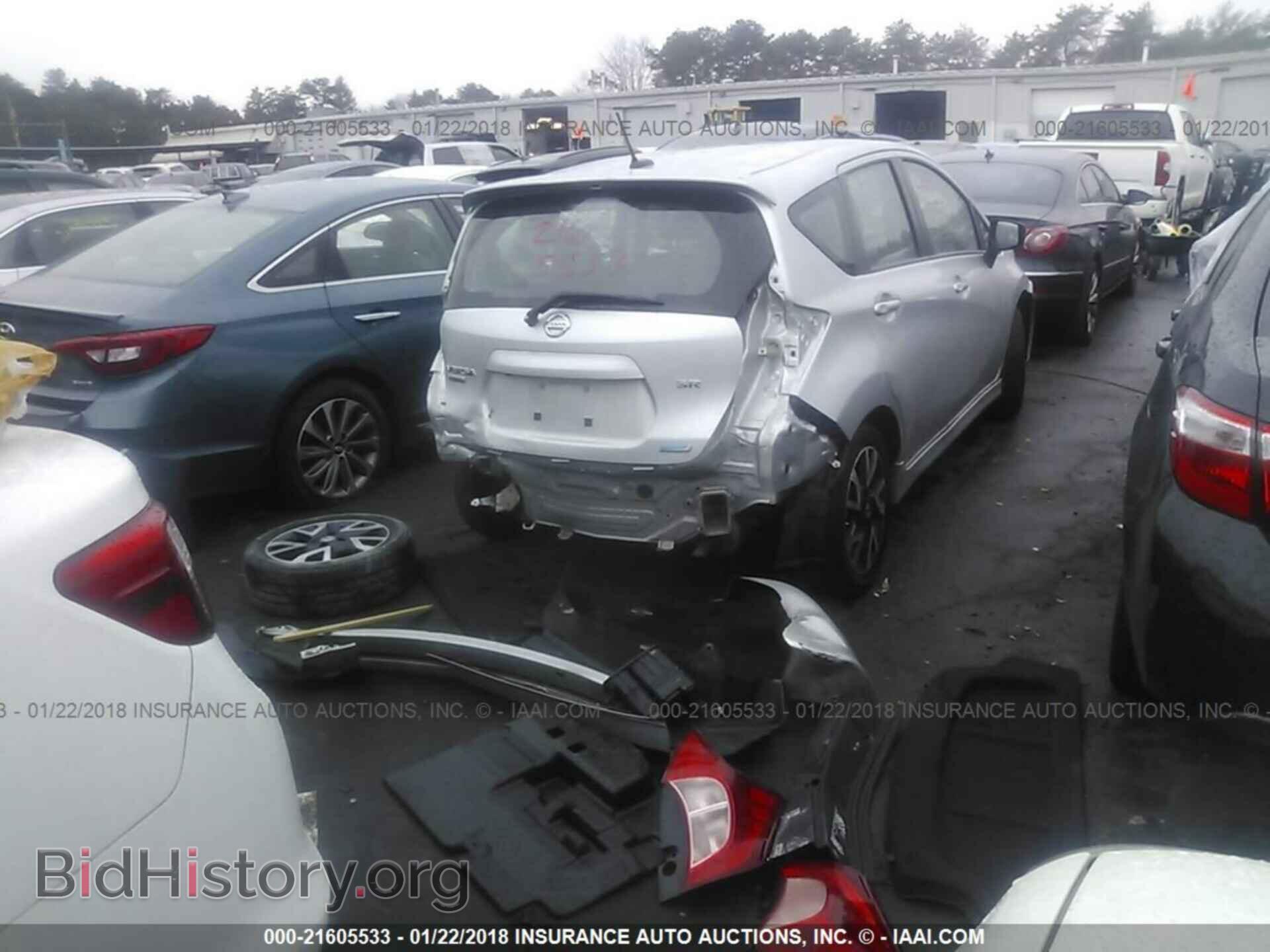 2015 Nissan Versa note - VIN: 3N1CE2CP1FL396330 - Photo 4