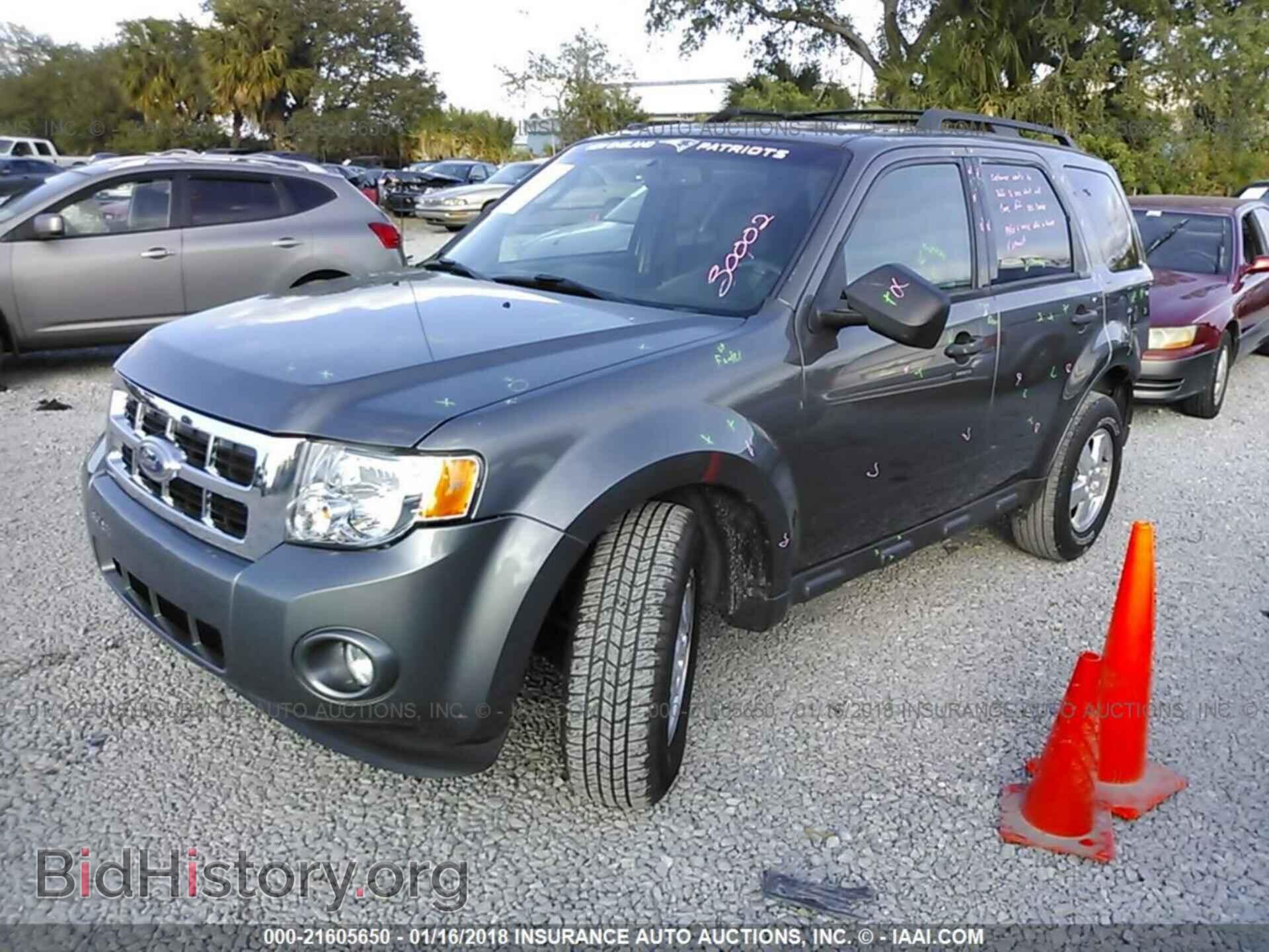 2012 Ford Escape - VIN: 1FMCU0D70CKA94782 - Фото 2