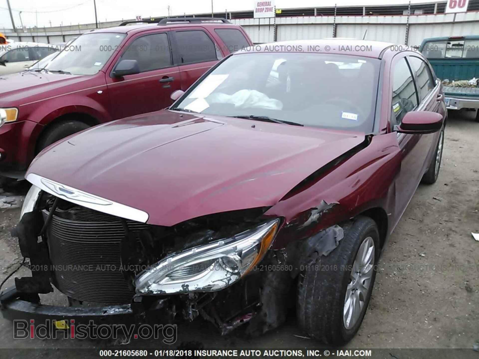 2014 Chrysler 200 - VIN: 1C3CCBAB6EN211346 - Photo 2