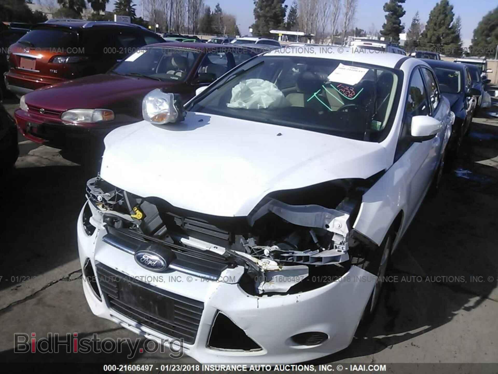 2013 Ford Focus - VIN: 1FADP3F26DL201032 - Photo 2