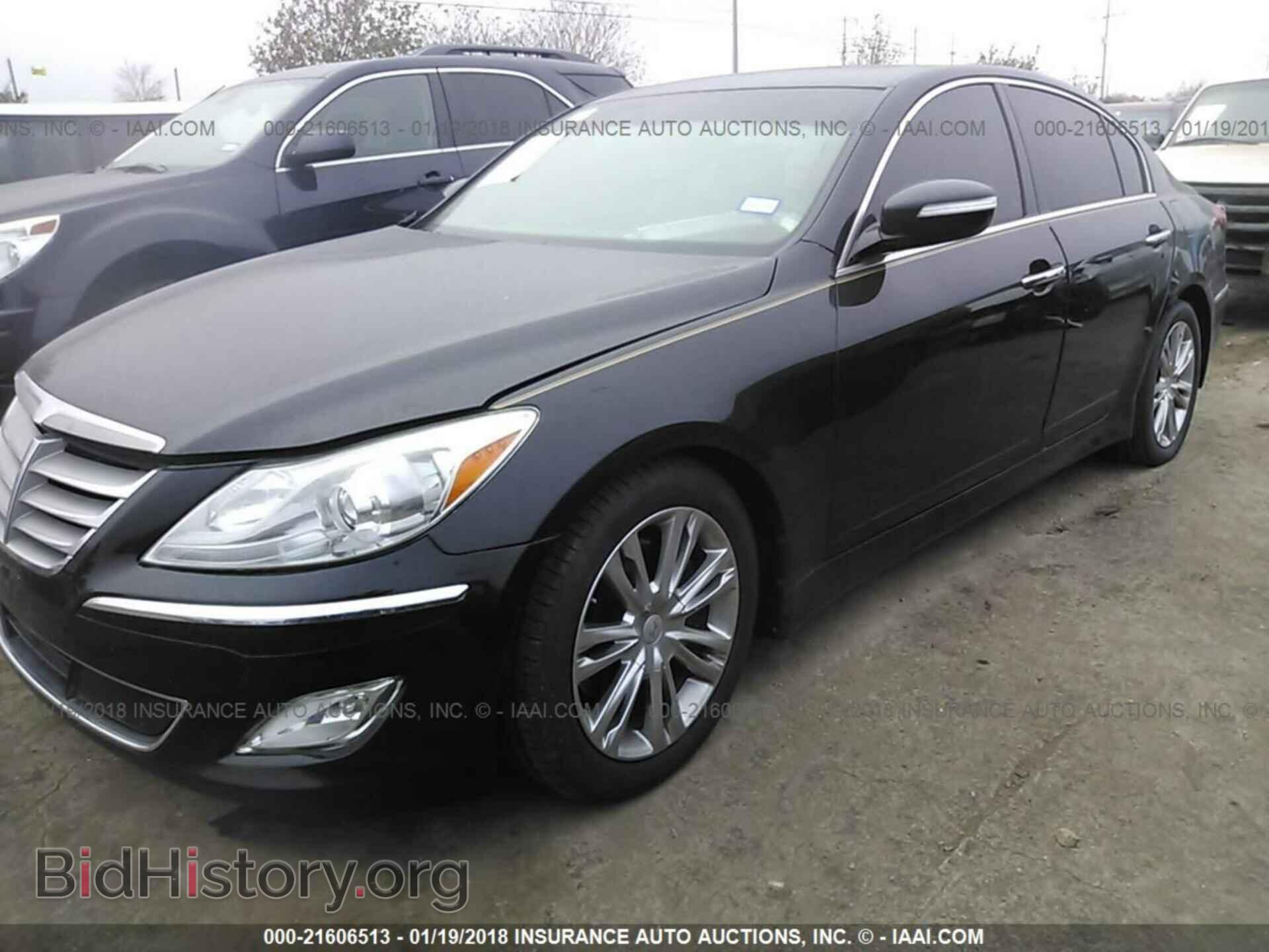 2013 Hyundai Genesis - VIN: KMHGC4DD7DU241929 - Фото 2