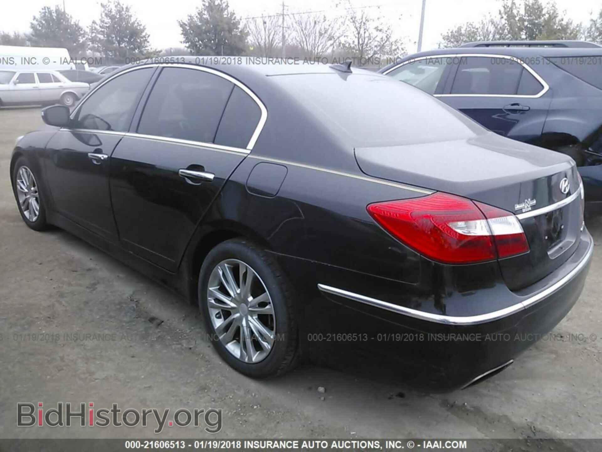2013 Hyundai Genesis - VIN: KMHGC4DD7DU241929 - Фото 3