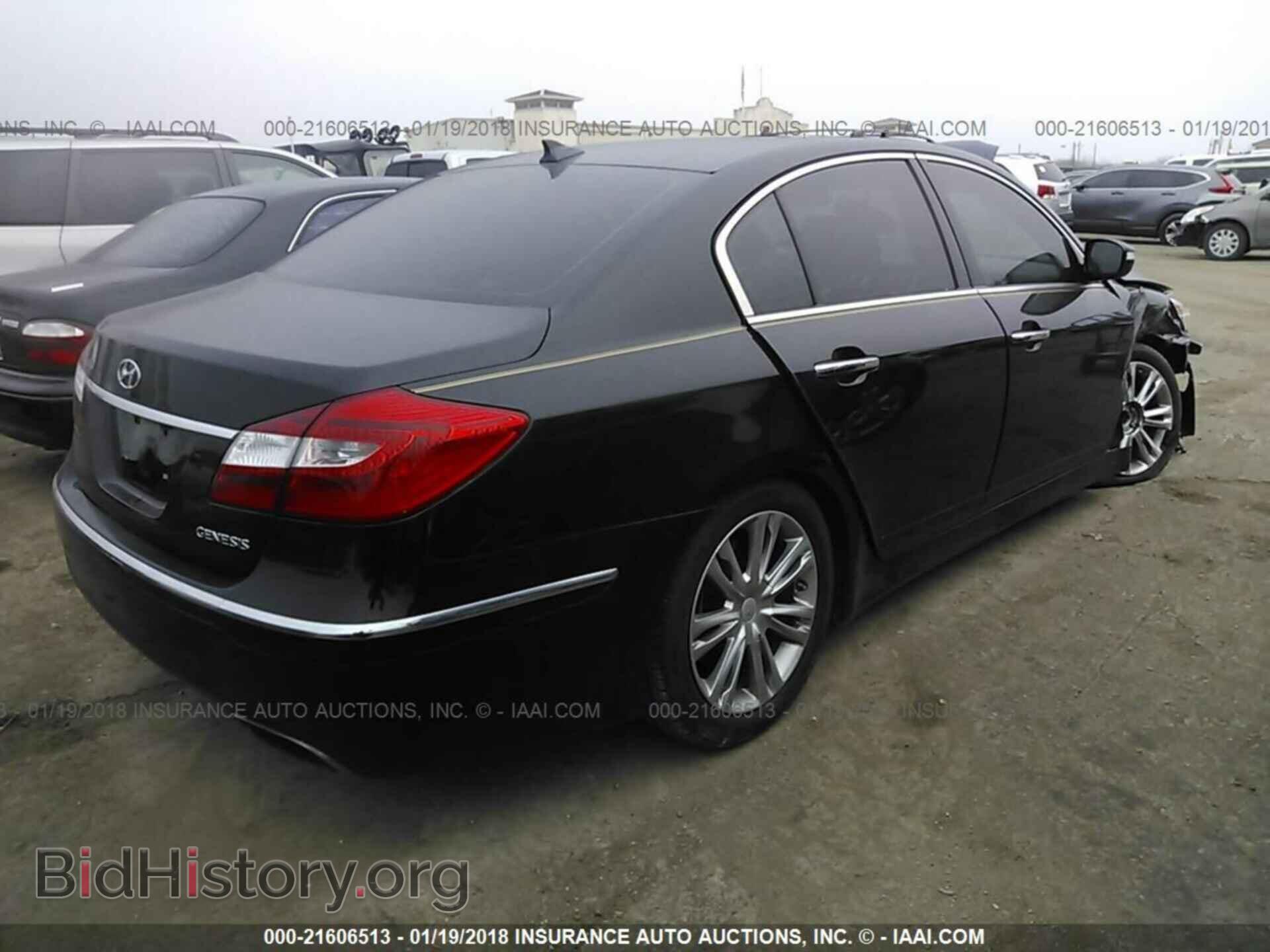 2013 Hyundai Genesis - VIN: KMHGC4DD7DU241929 - Фото 4