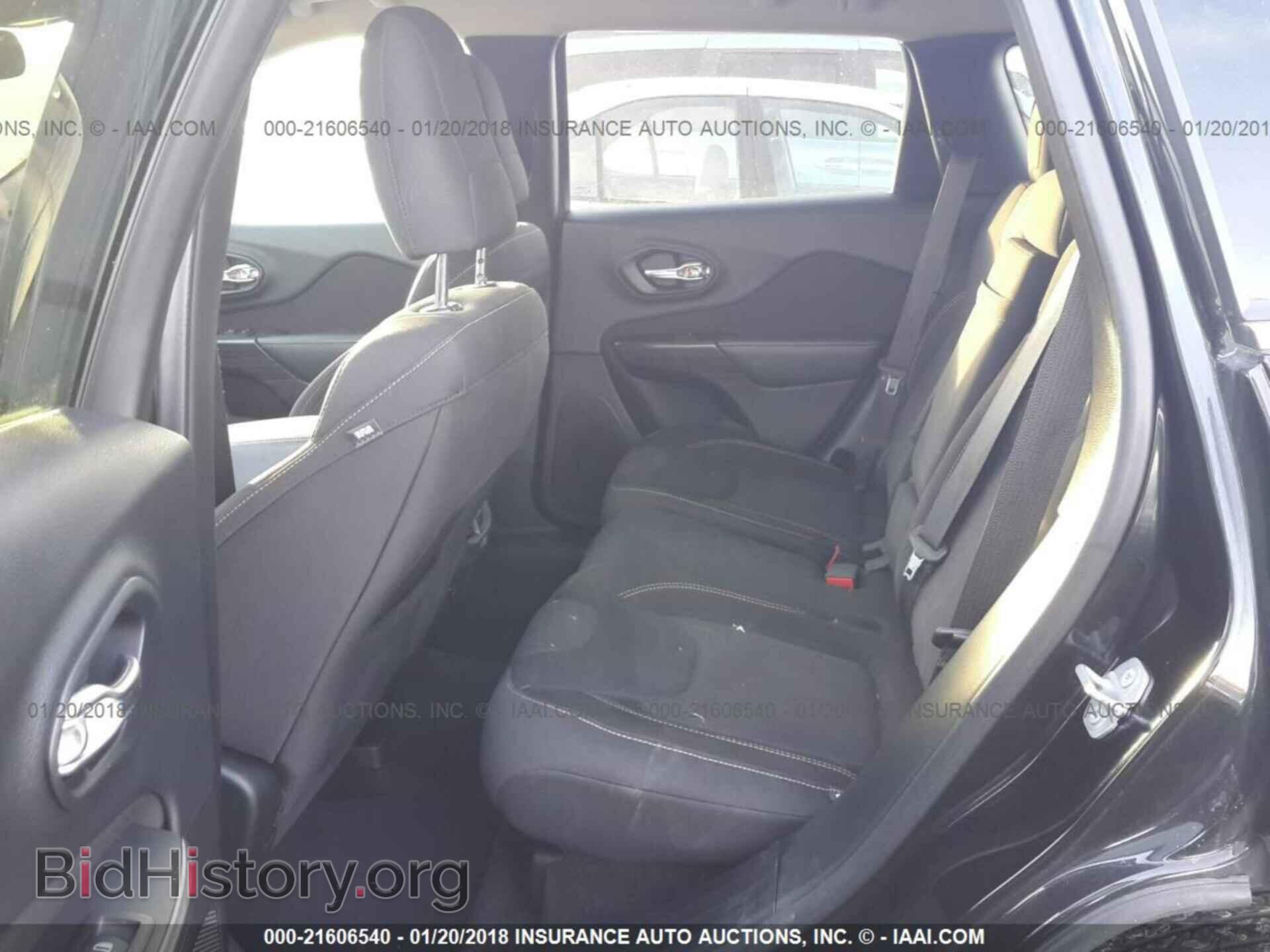2015 Jeep Cherokee - VIN: 1C4PJMCB3FW734458 - Photo 8