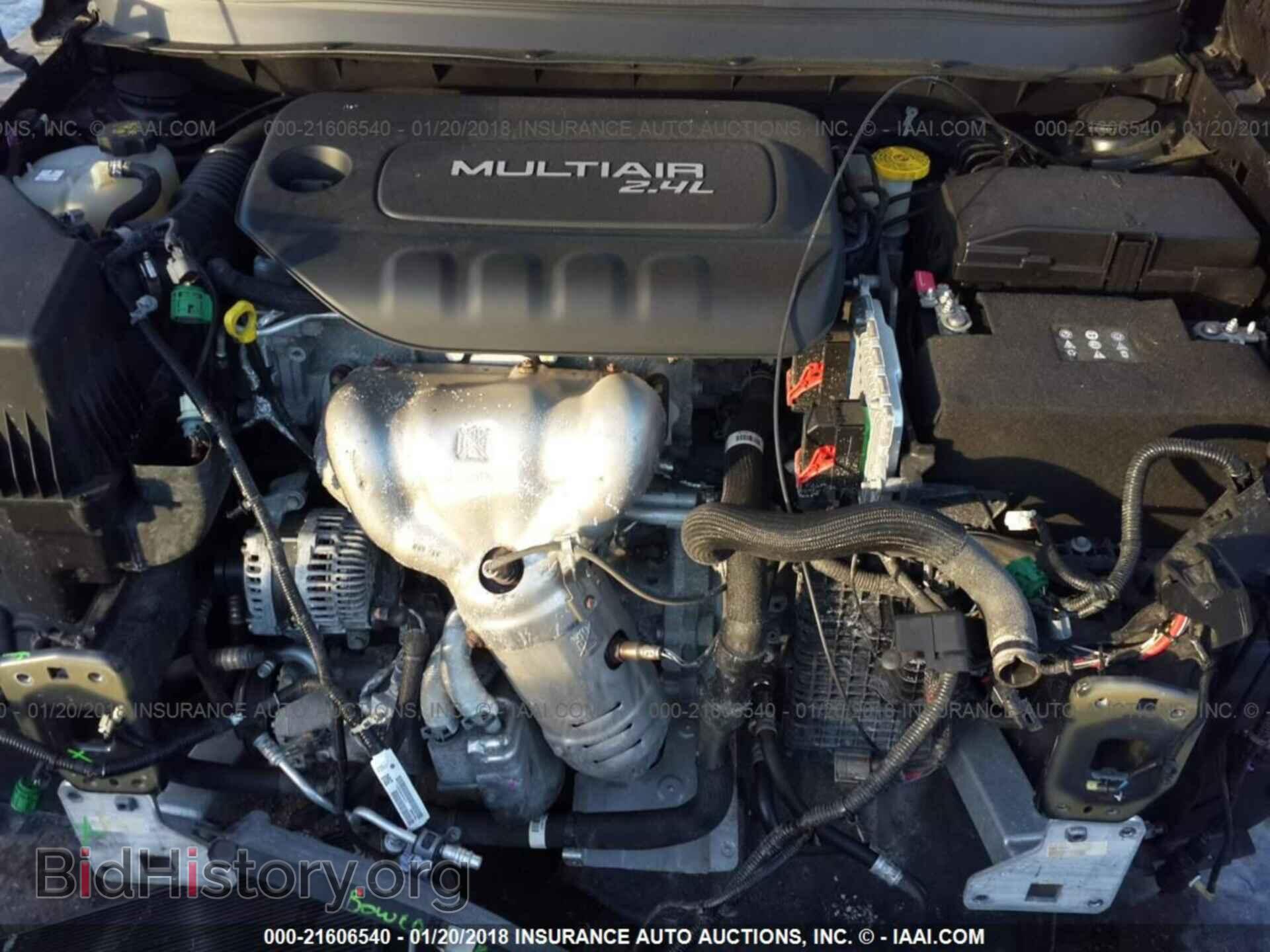 2015 Jeep Cherokee - VIN: 1C4PJMCB3FW734458 - Photo 10
