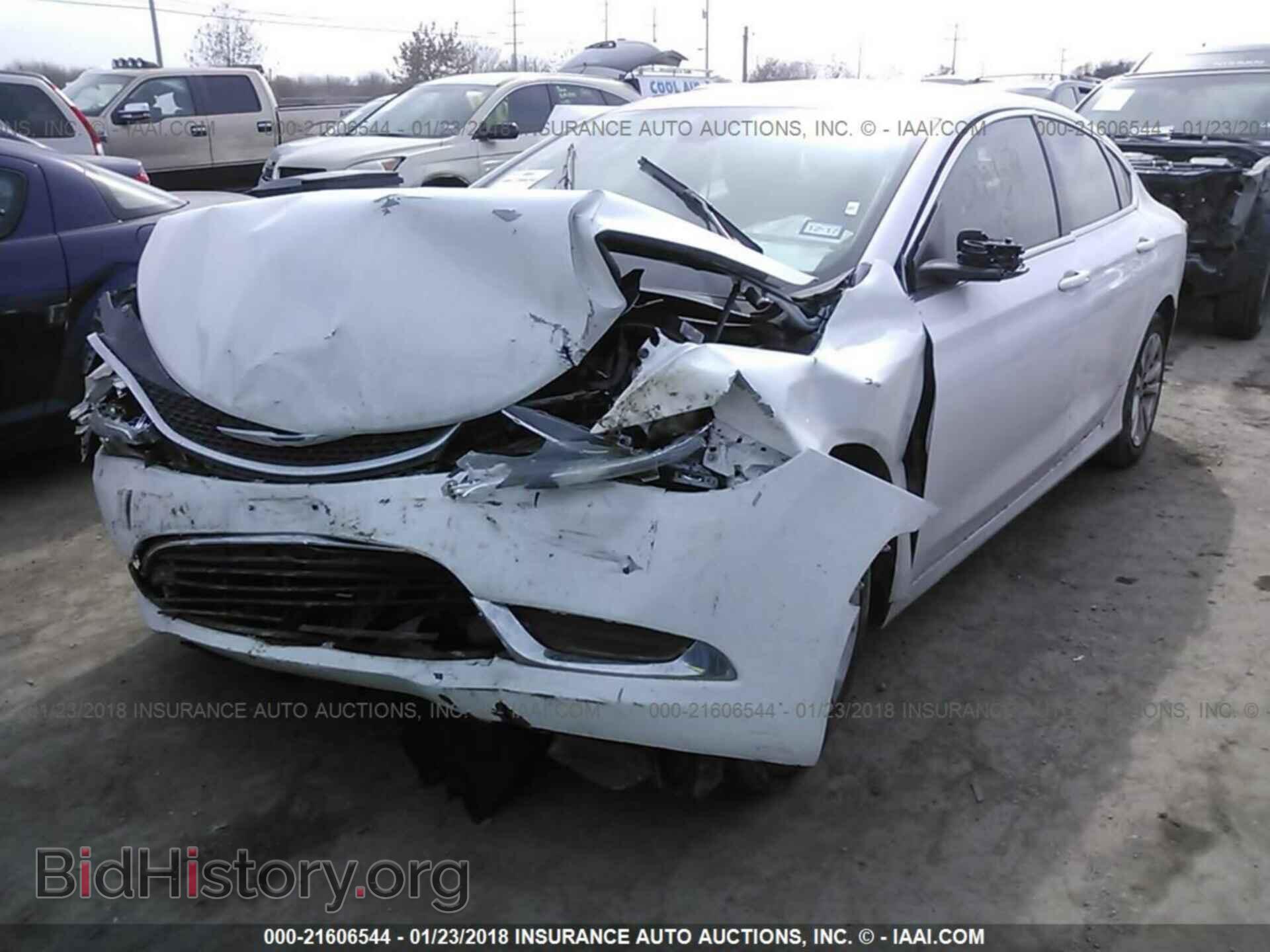 2015 Chrysler 200 - VIN: 1C3CCCAB3FN649796 - Photo 2