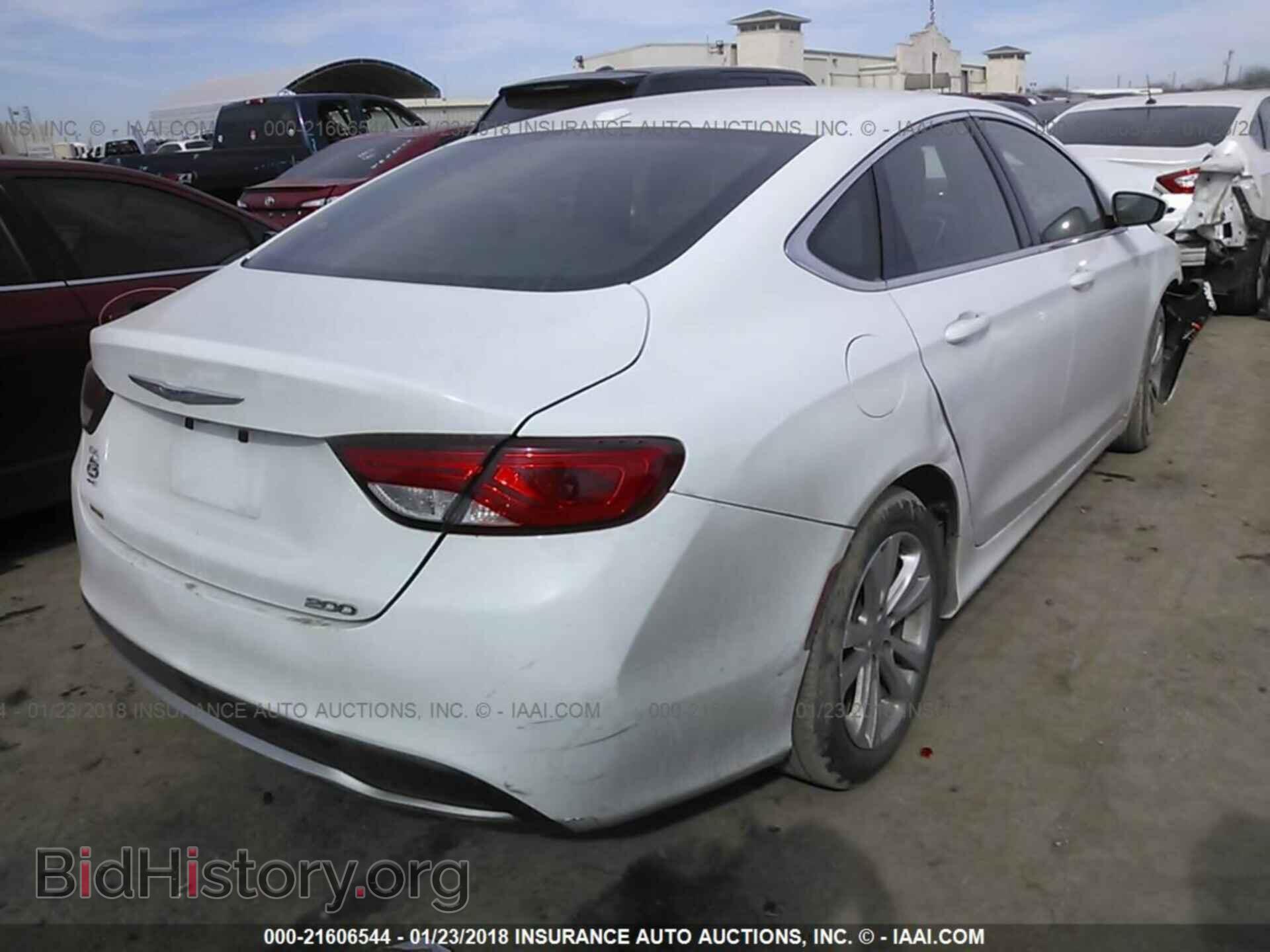 2015 Chrysler 200 - VIN: 1C3CCCAB3FN649796 - Photo 4