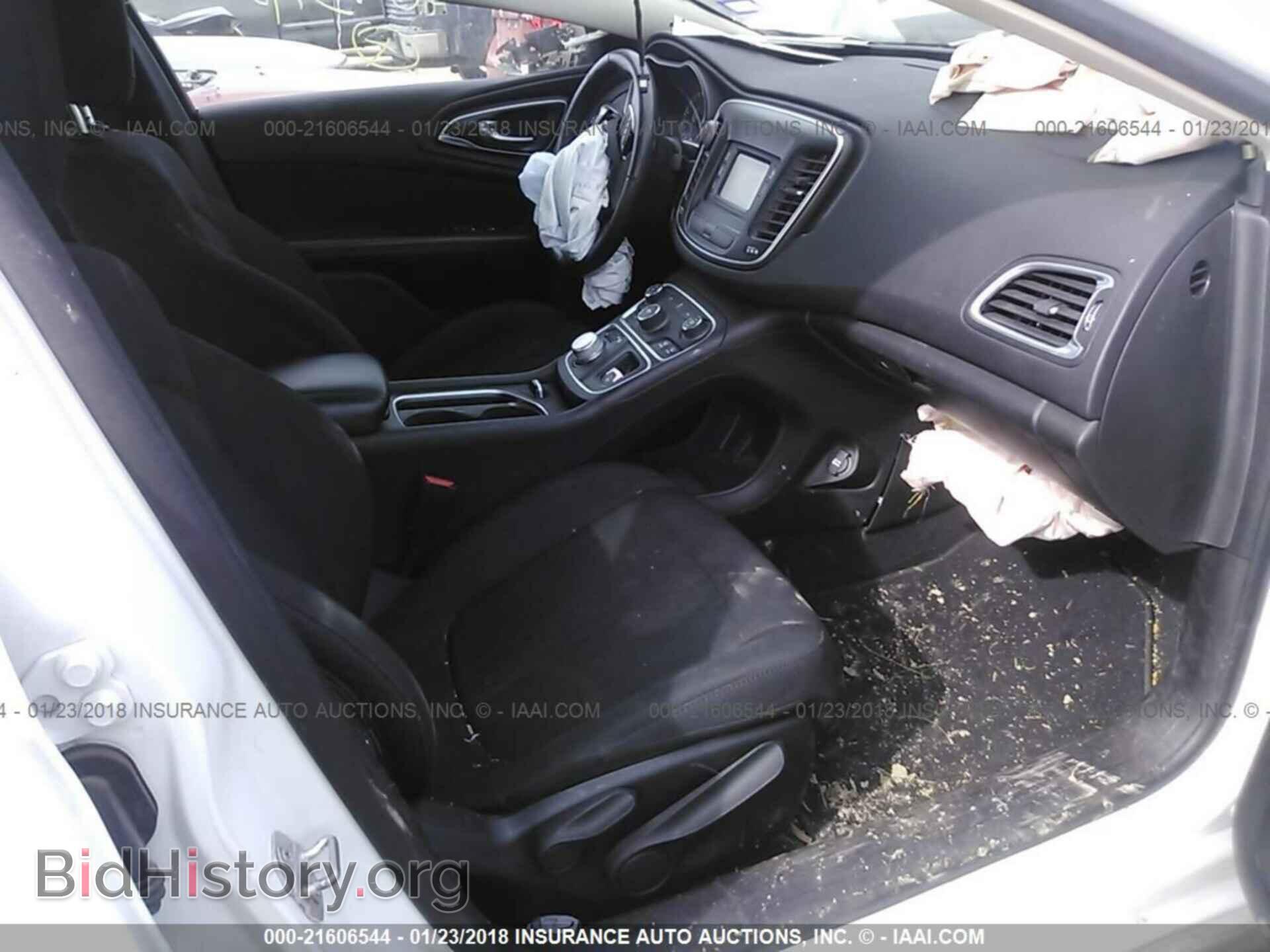 2015 Chrysler 200 - VIN: 1C3CCCAB3FN649796 - Photo 5
